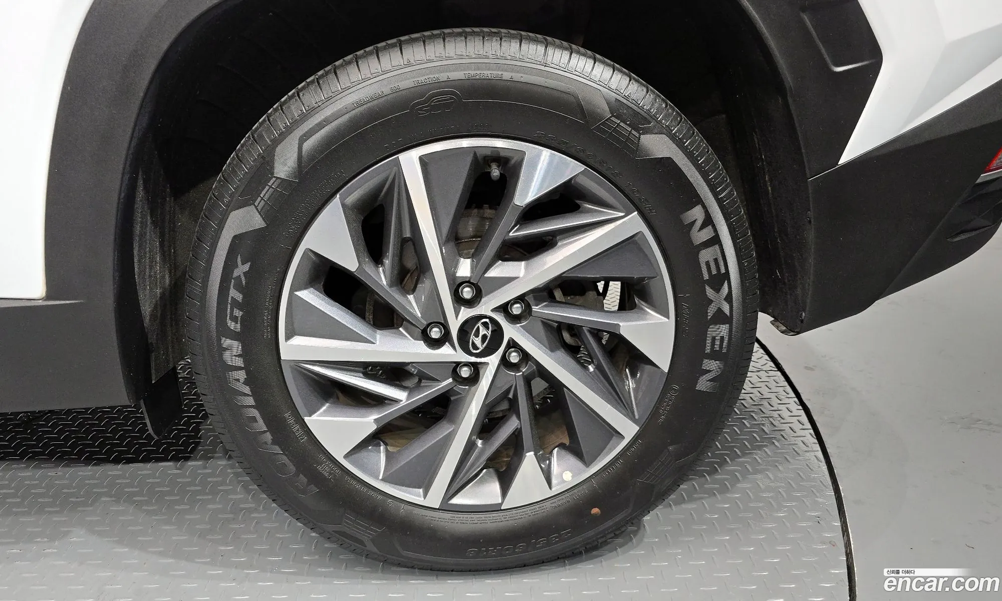 Hyundai Tucson 2023 — 28