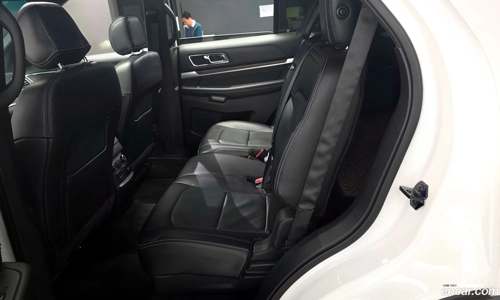 Ford Explorer 2017 1FM5K8FH1HGB24823 — 16
