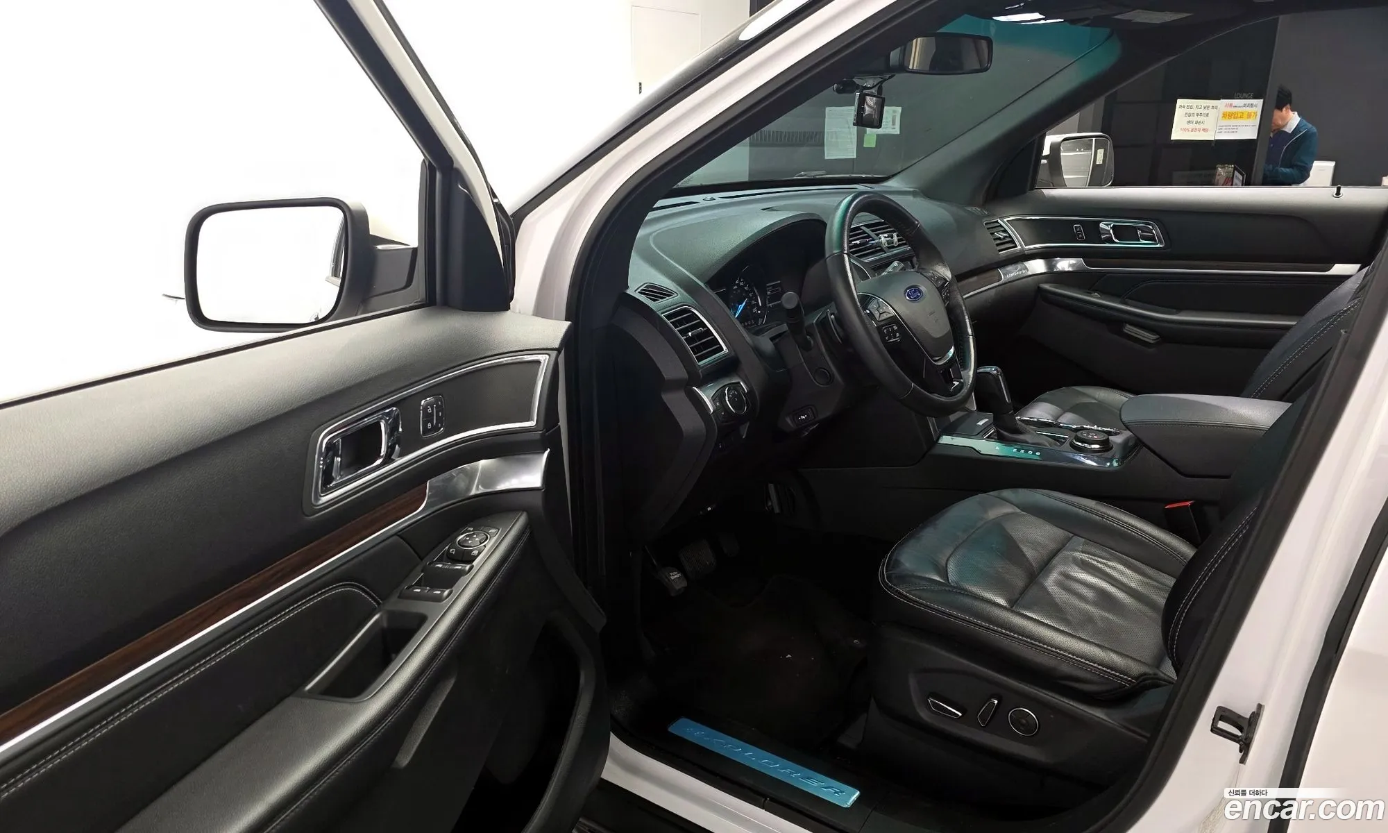 Ford Explorer 2017 1FM5K8FH1HGB24823 — 19
