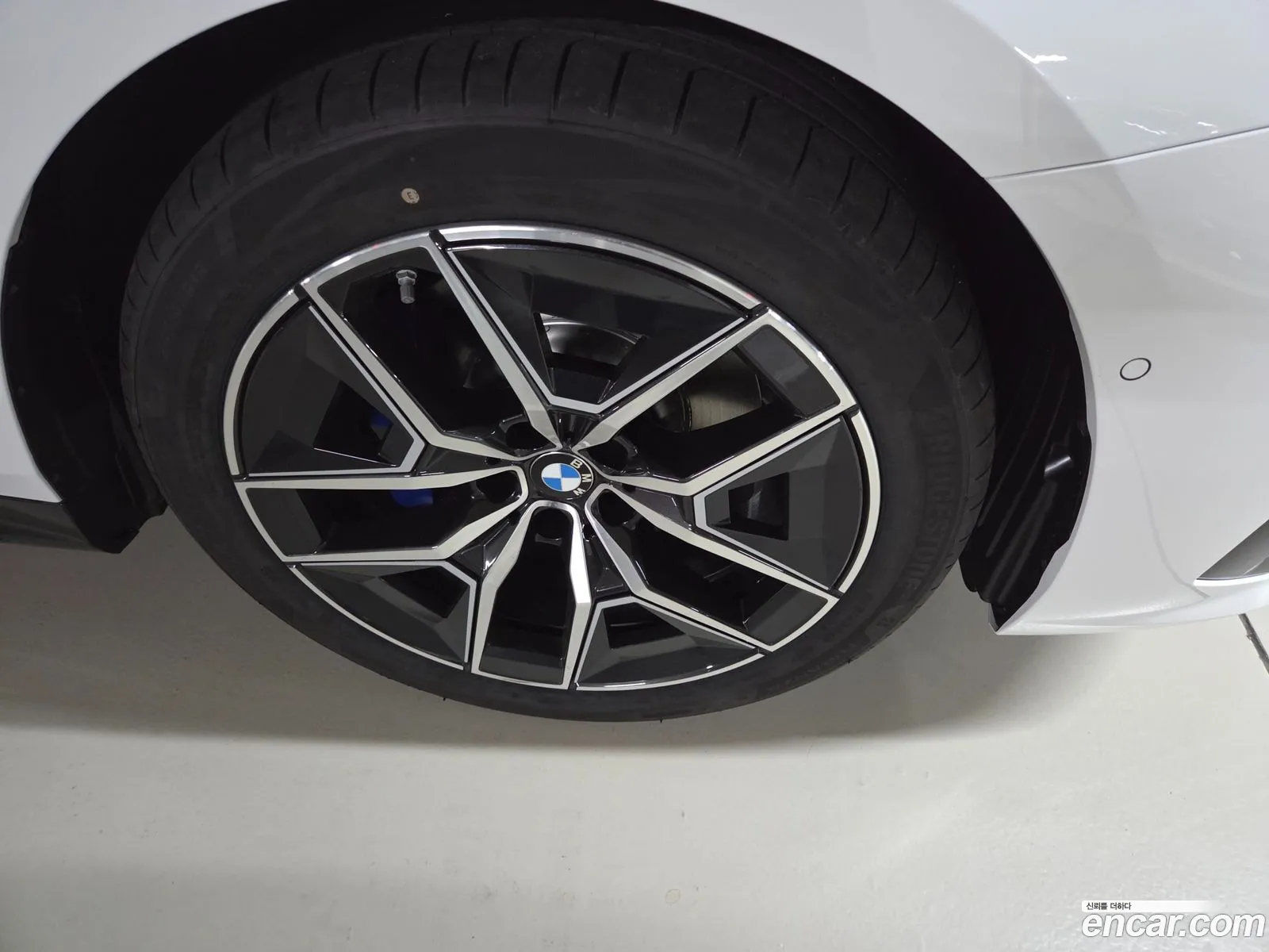 BMW 5 Series 2025 — 9