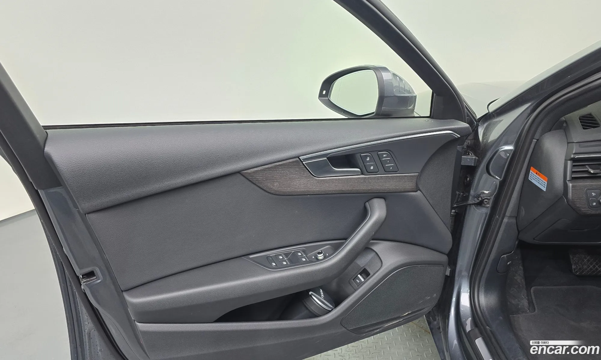 Audi A4 2019 WAUZZZF46KA123856 — 33