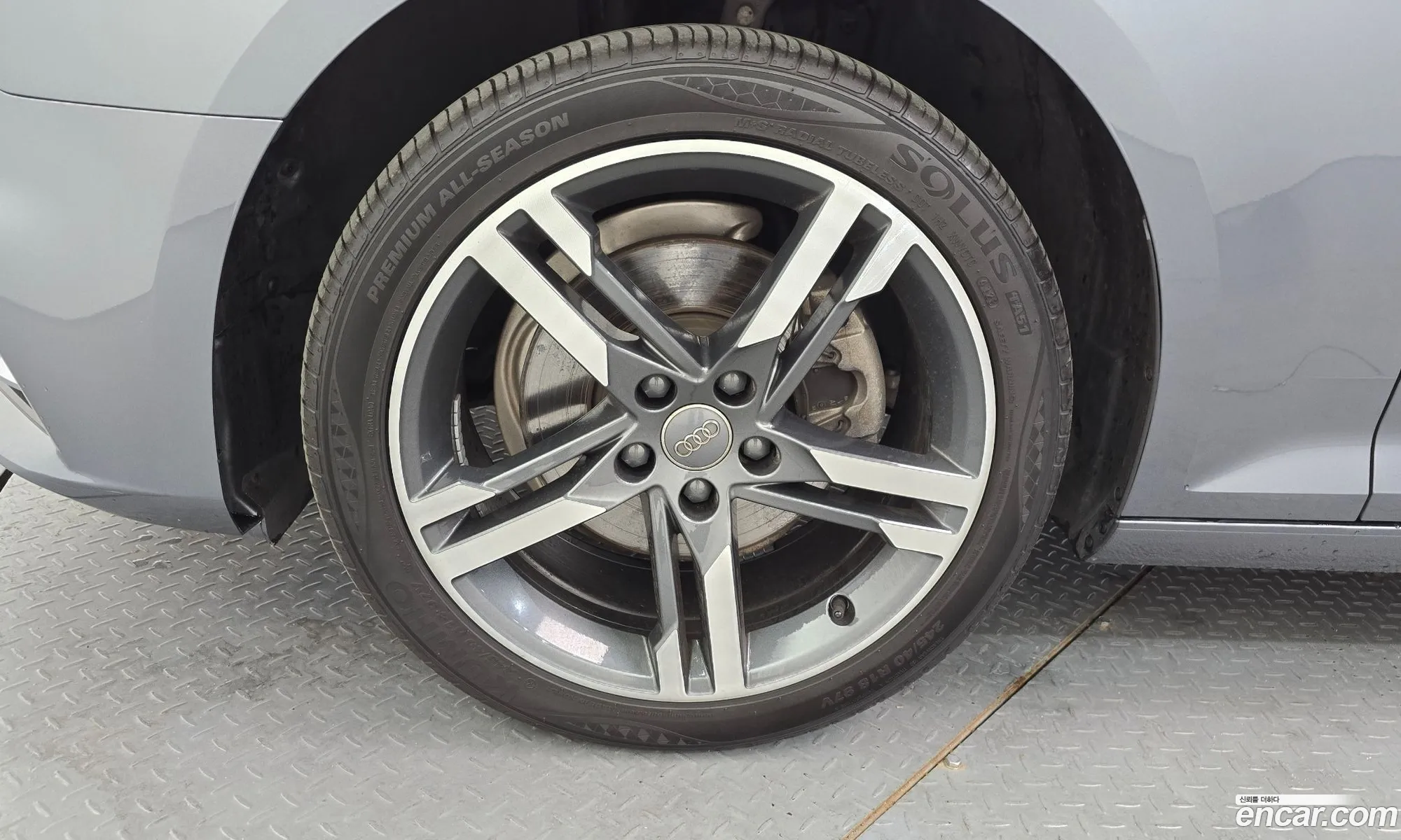 Audi A4 2019 WAUZZZF46KA123856 — 32