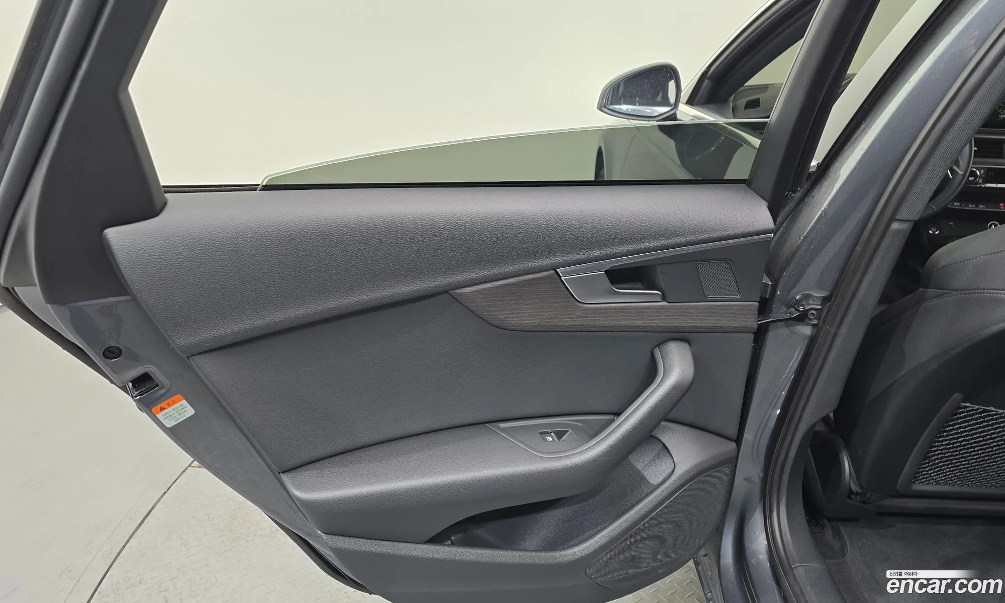 Audi A4 2019 WAUZZZF46KA123856 — 10