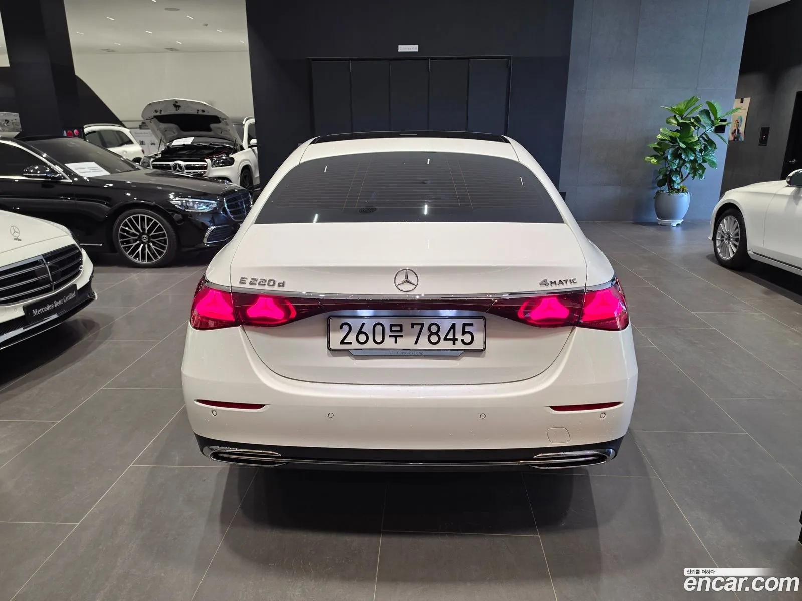 Mercedes-Benz E-Class W214 2025 — 10