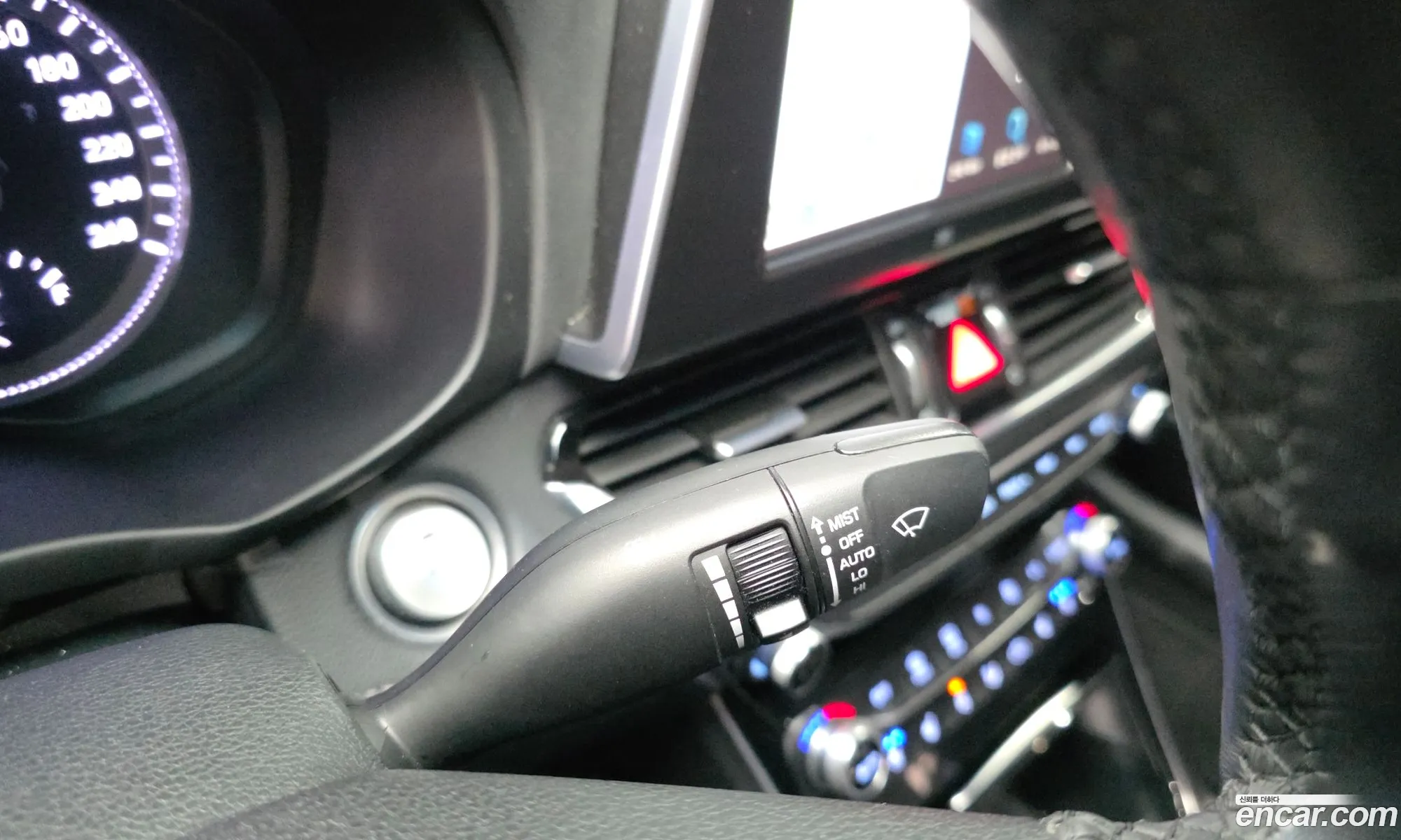 Hyundai Grandeur IG 2018 — 28