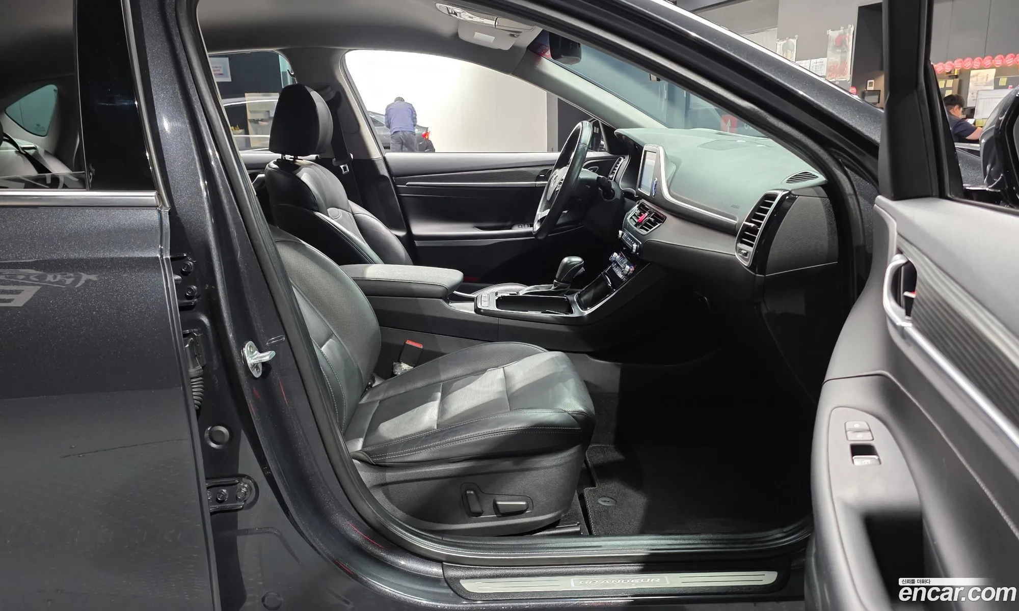 Hyundai Grandeur IG 2018 — 24