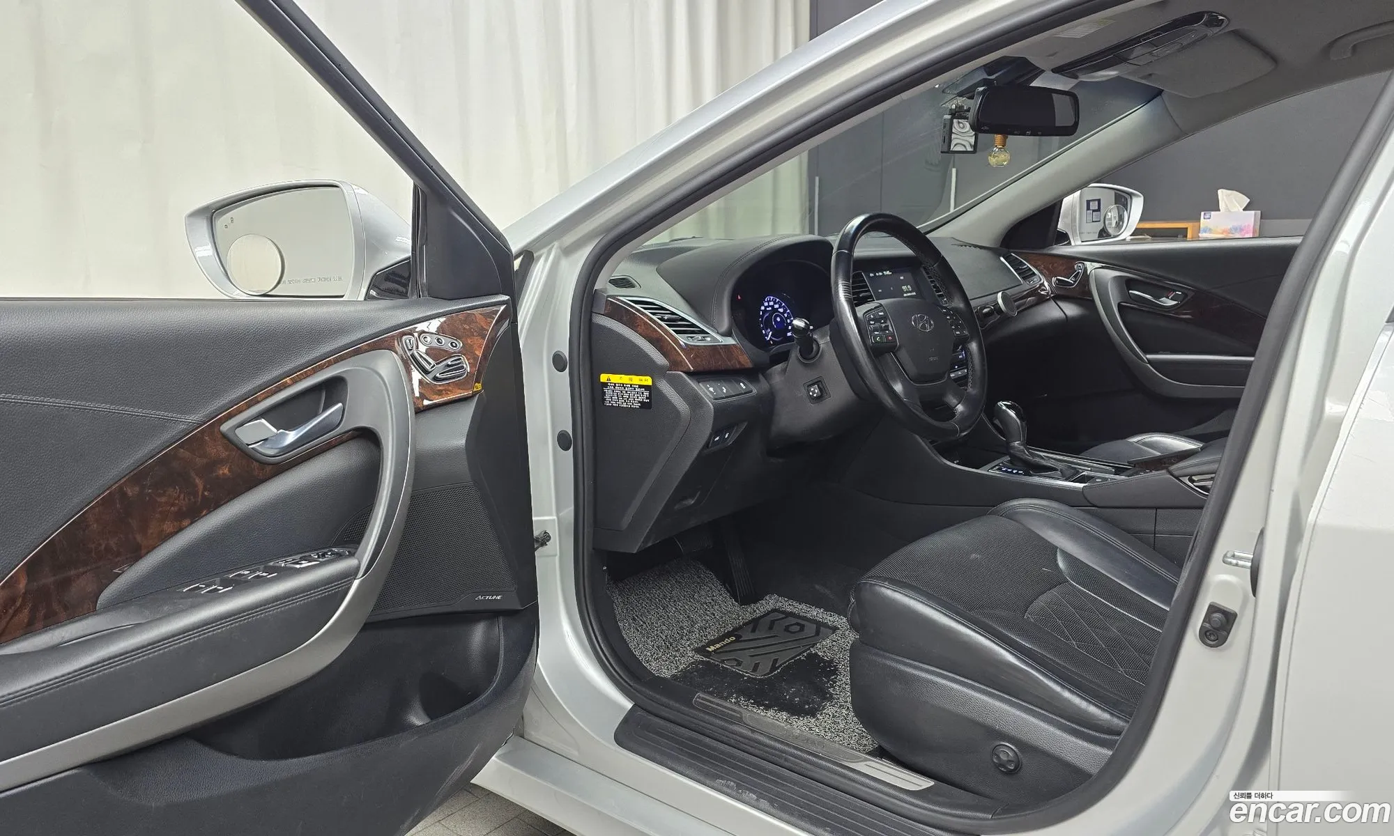 Hyundai Aslan 2015 — 12