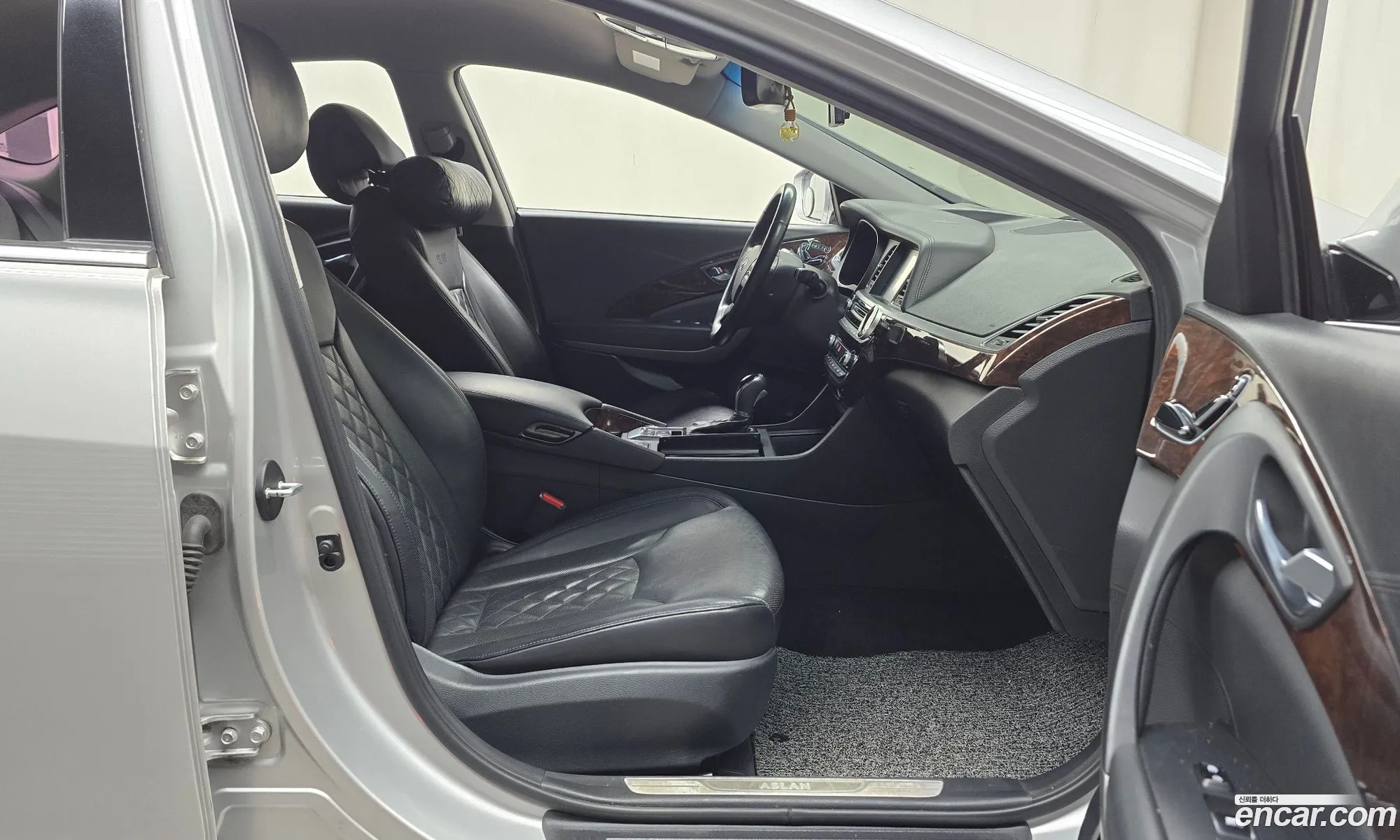 Hyundai Aslan 2015 — 3