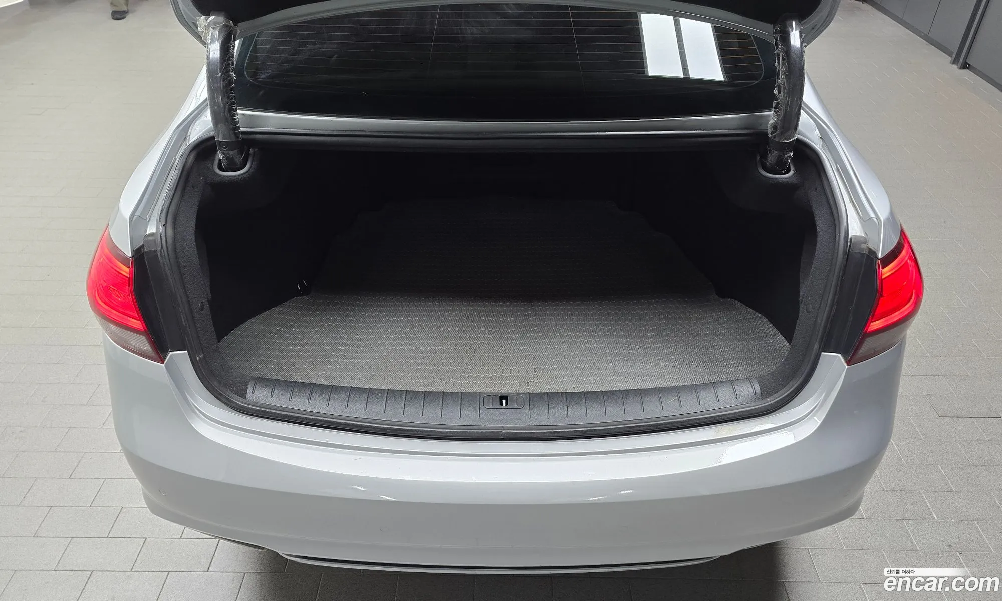 Hyundai Aslan 2015 — 19