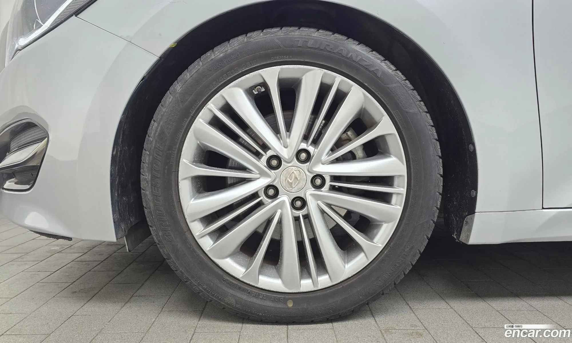 Hyundai Aslan 2015 — 8
