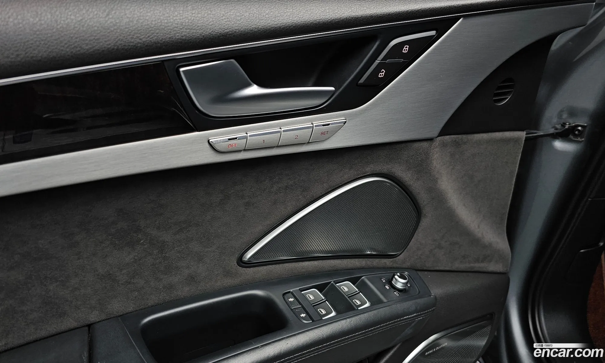 Audi A8 2013 WAUZZZ4H7DN033763 — 34