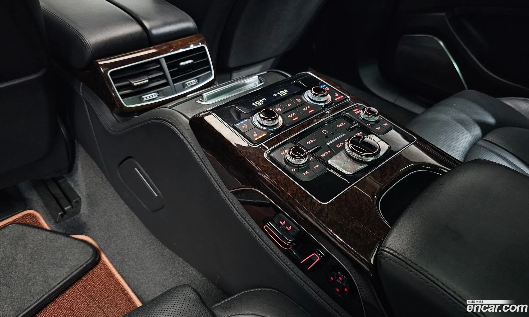 Audi A8 2013 WAUZZZ4H7DN033763 — 25