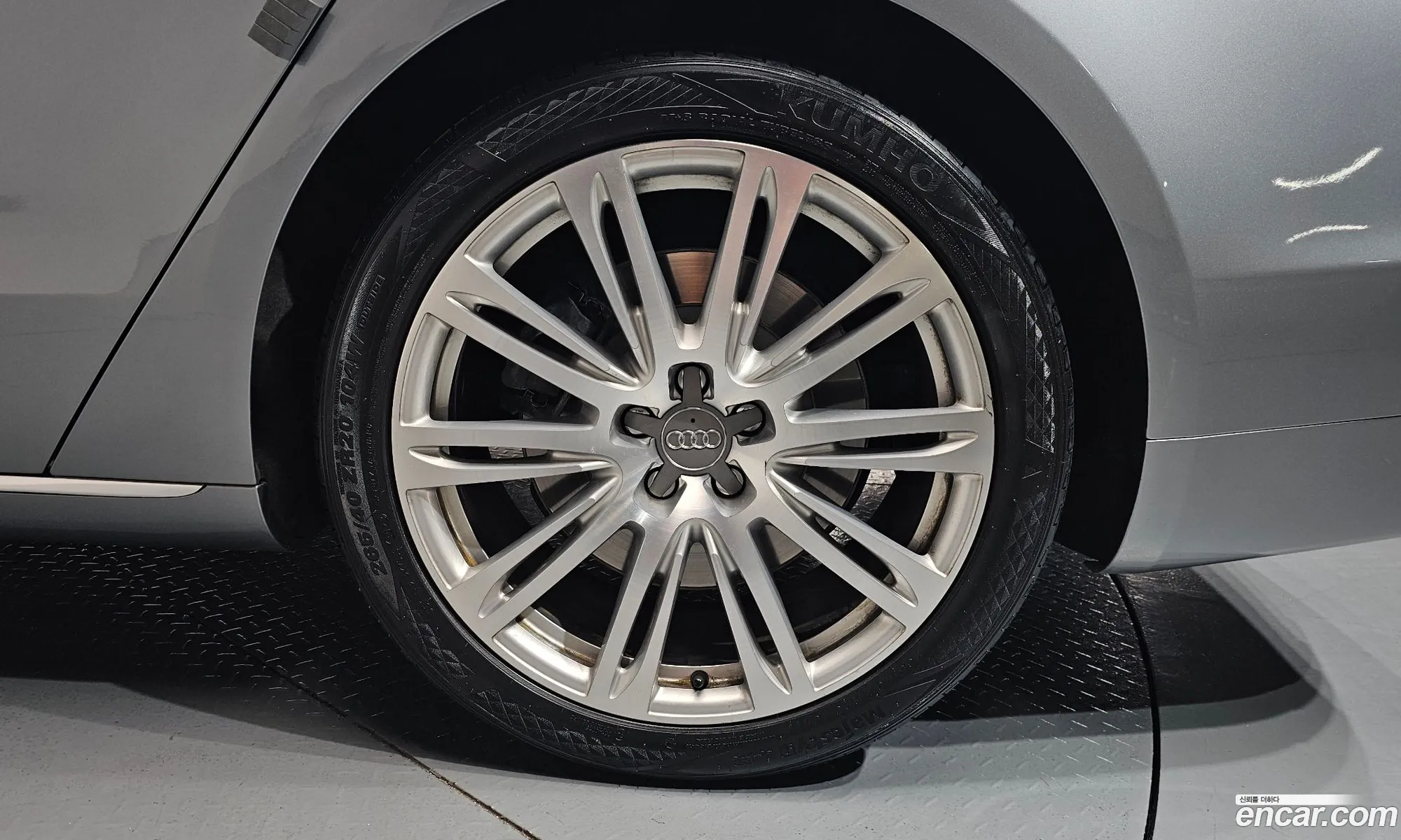 Audi A8 2013 WAUZZZ4H7DN033763 — 3