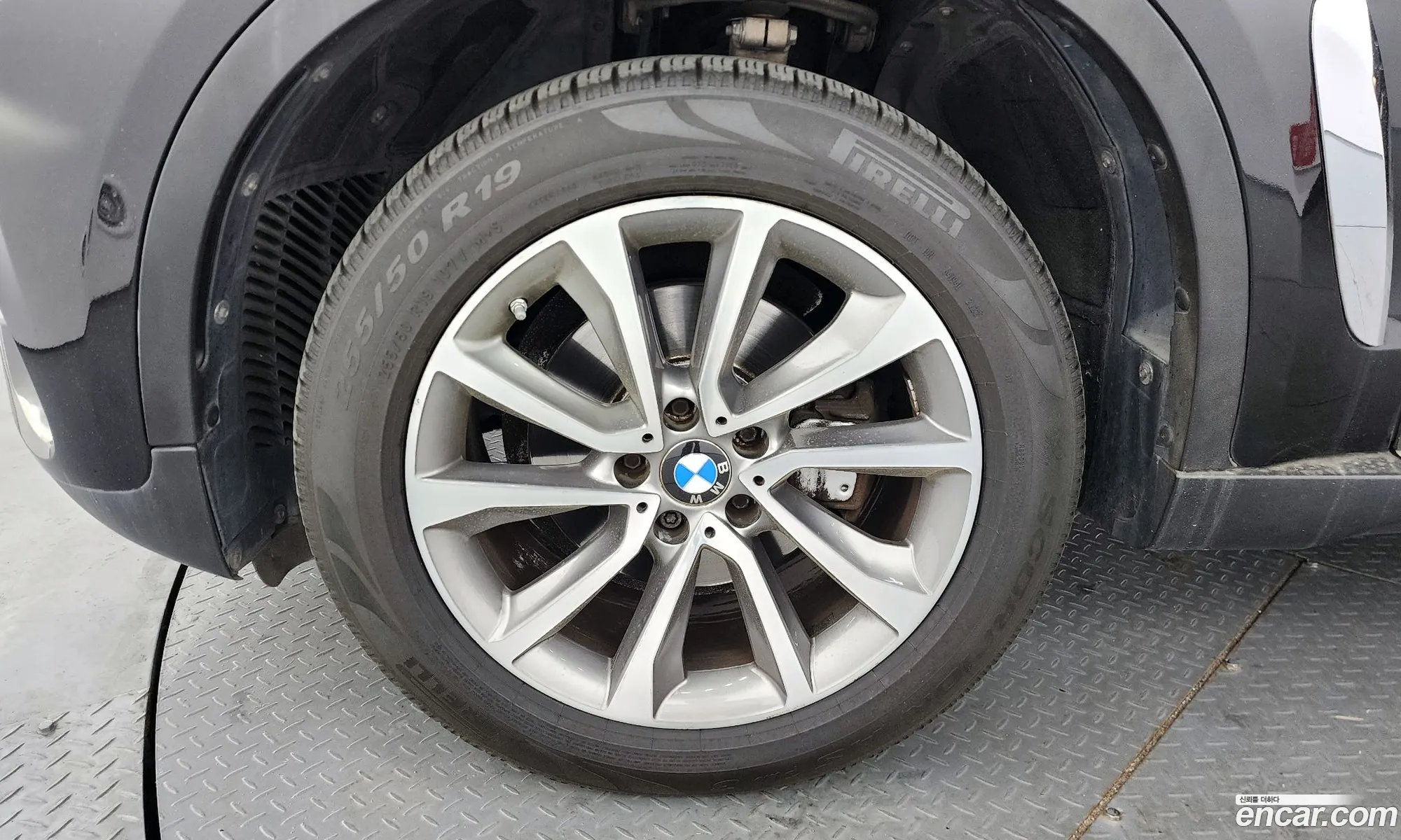 BMW X6 2016 WBAKV2103G0R27506 — 16