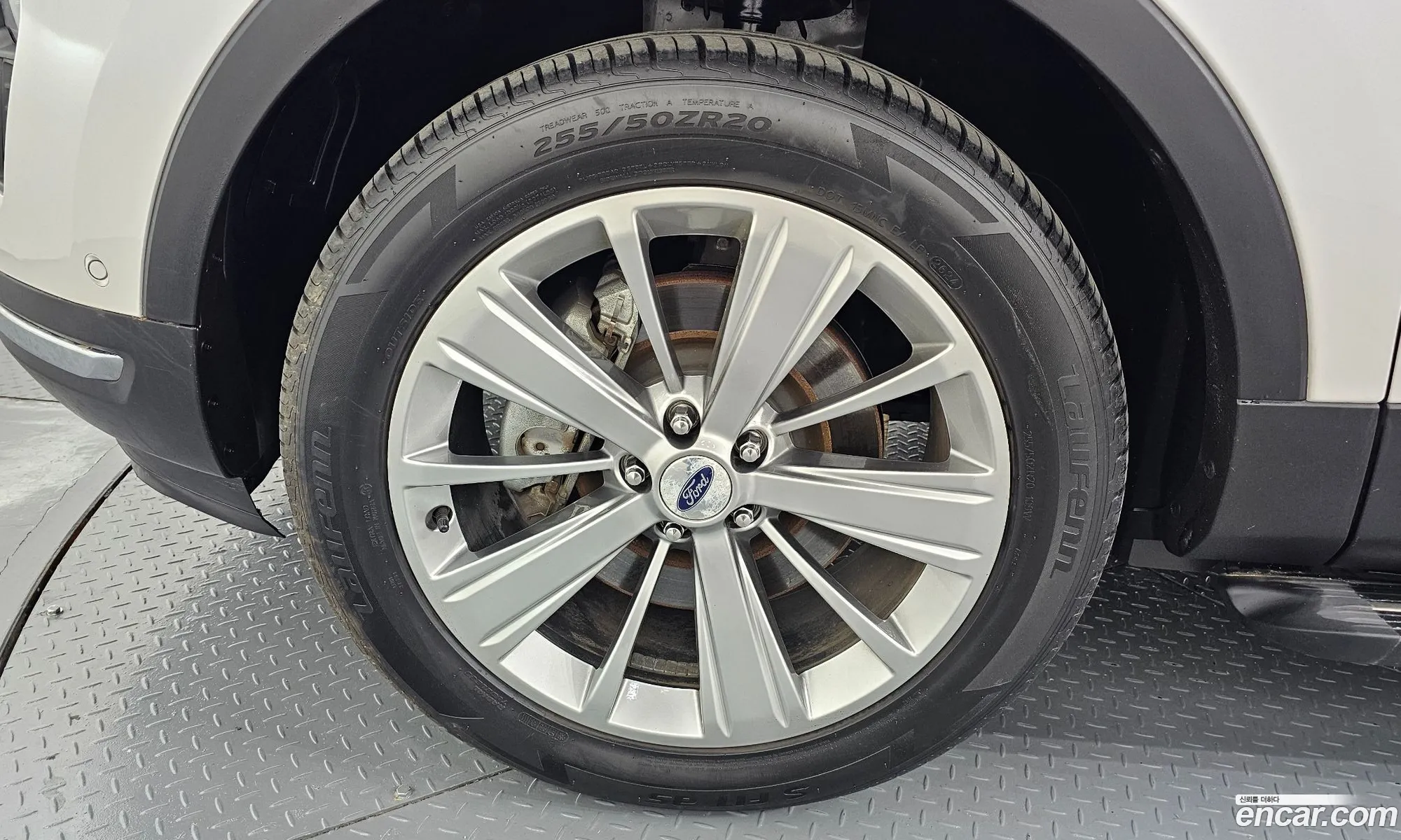 Ford Explorer 2019 1FM5K8FH0KGA33176 — 26