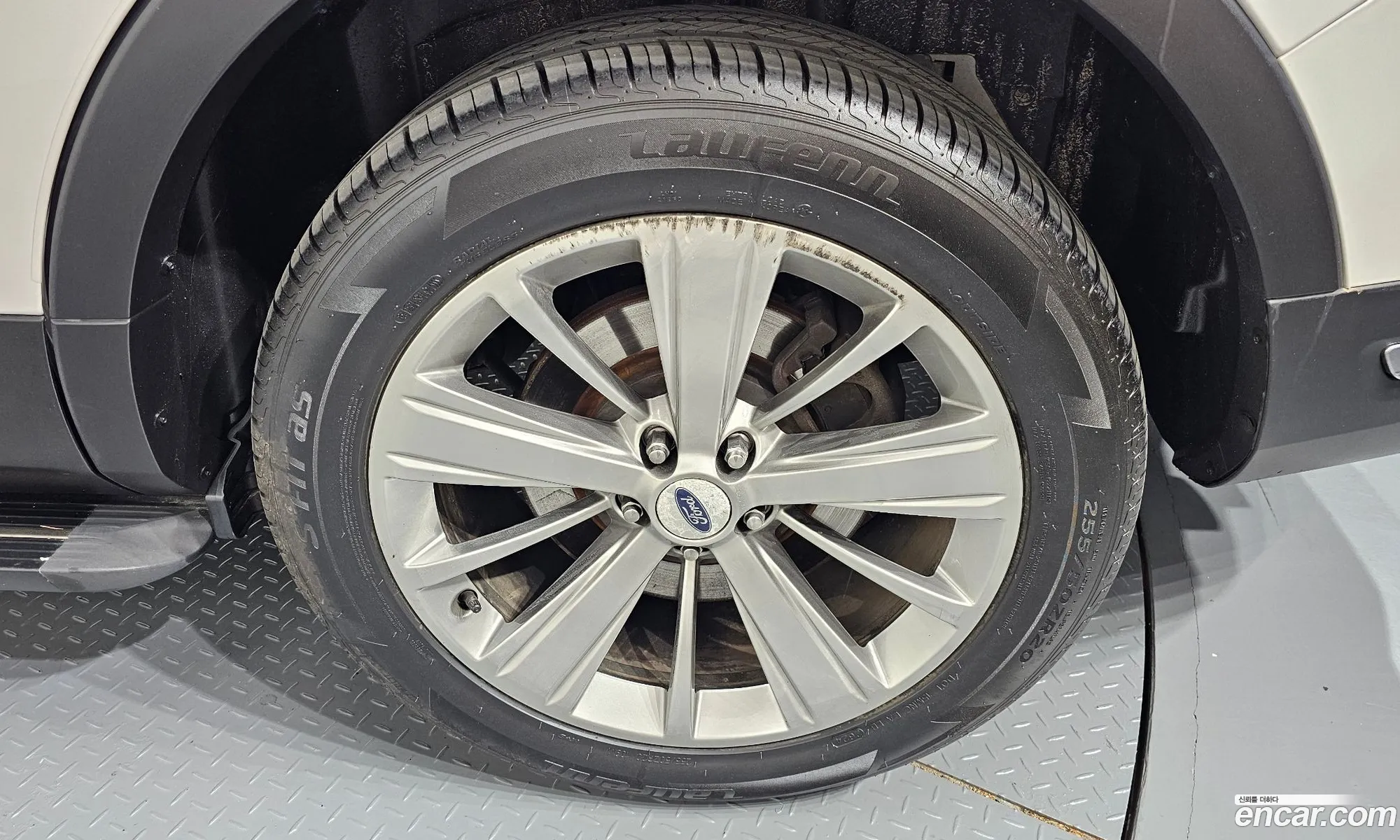 Ford Explorer 2019 1FM5K8FH0KGA33176 — 18