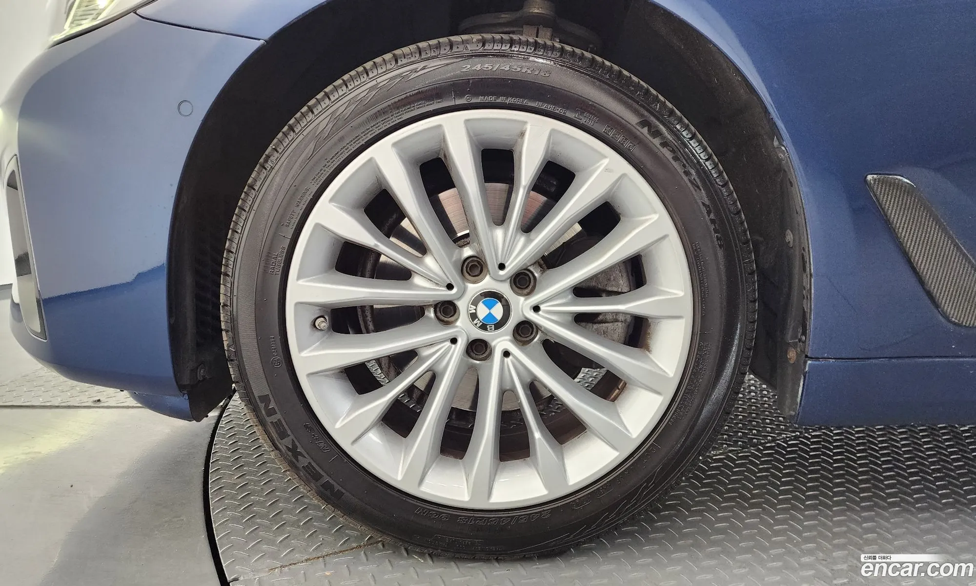 BMW 5 Series 2021 — 17