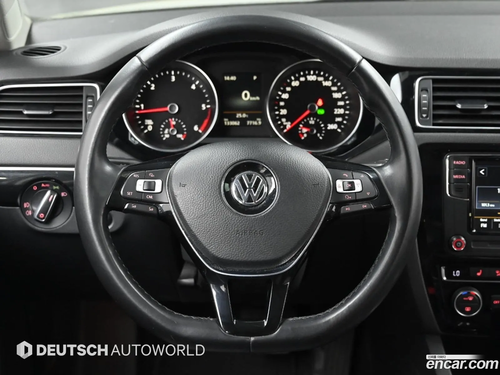 Volkswagen Jetta 2015 — 11