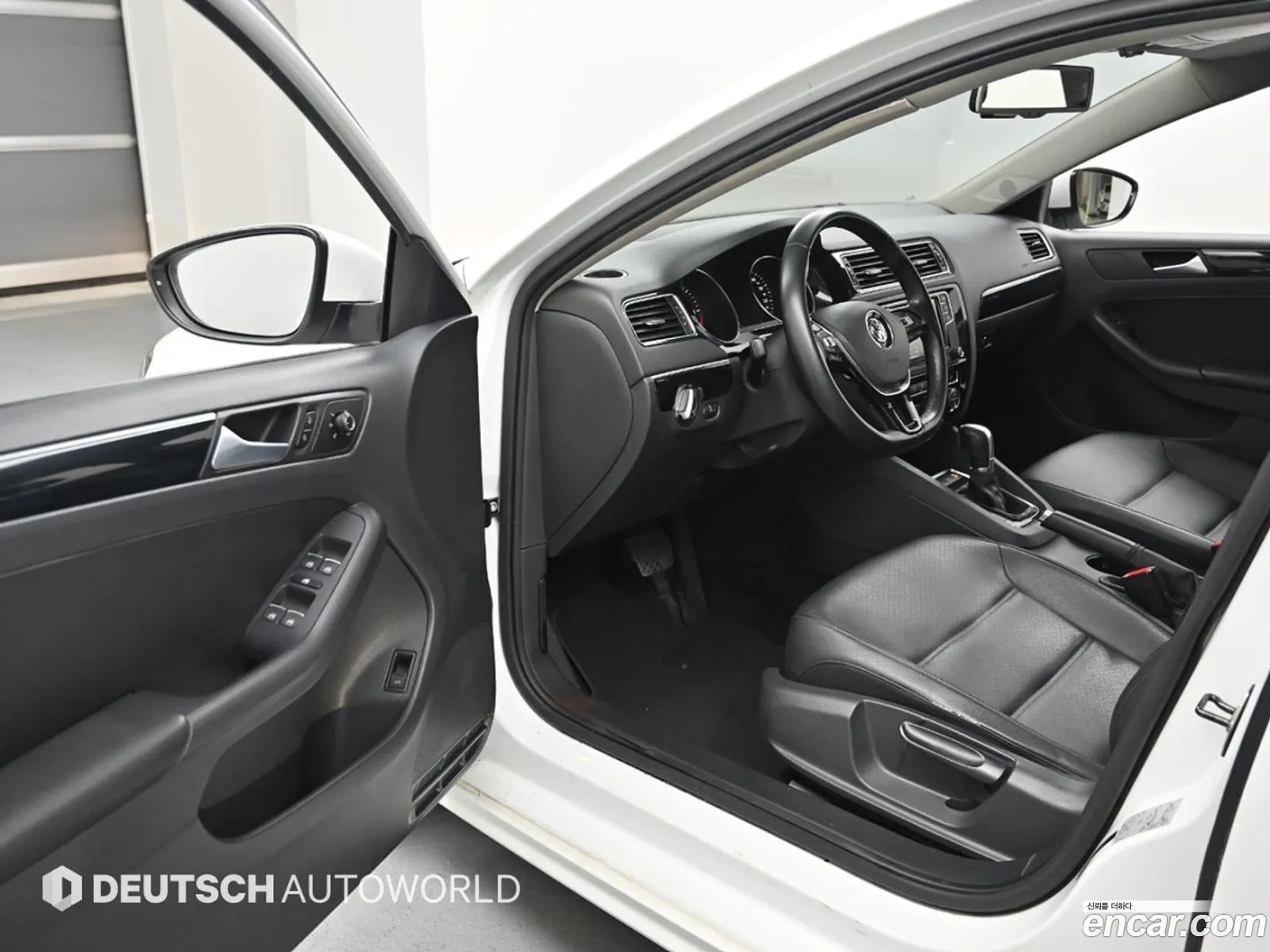 Volkswagen Jetta 2015 — 19