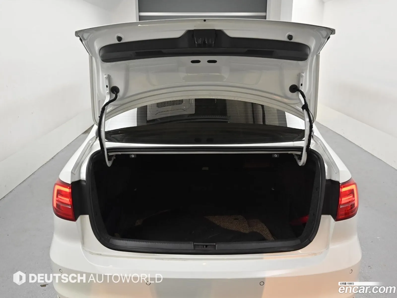 Volkswagen Jetta 2015 — 13