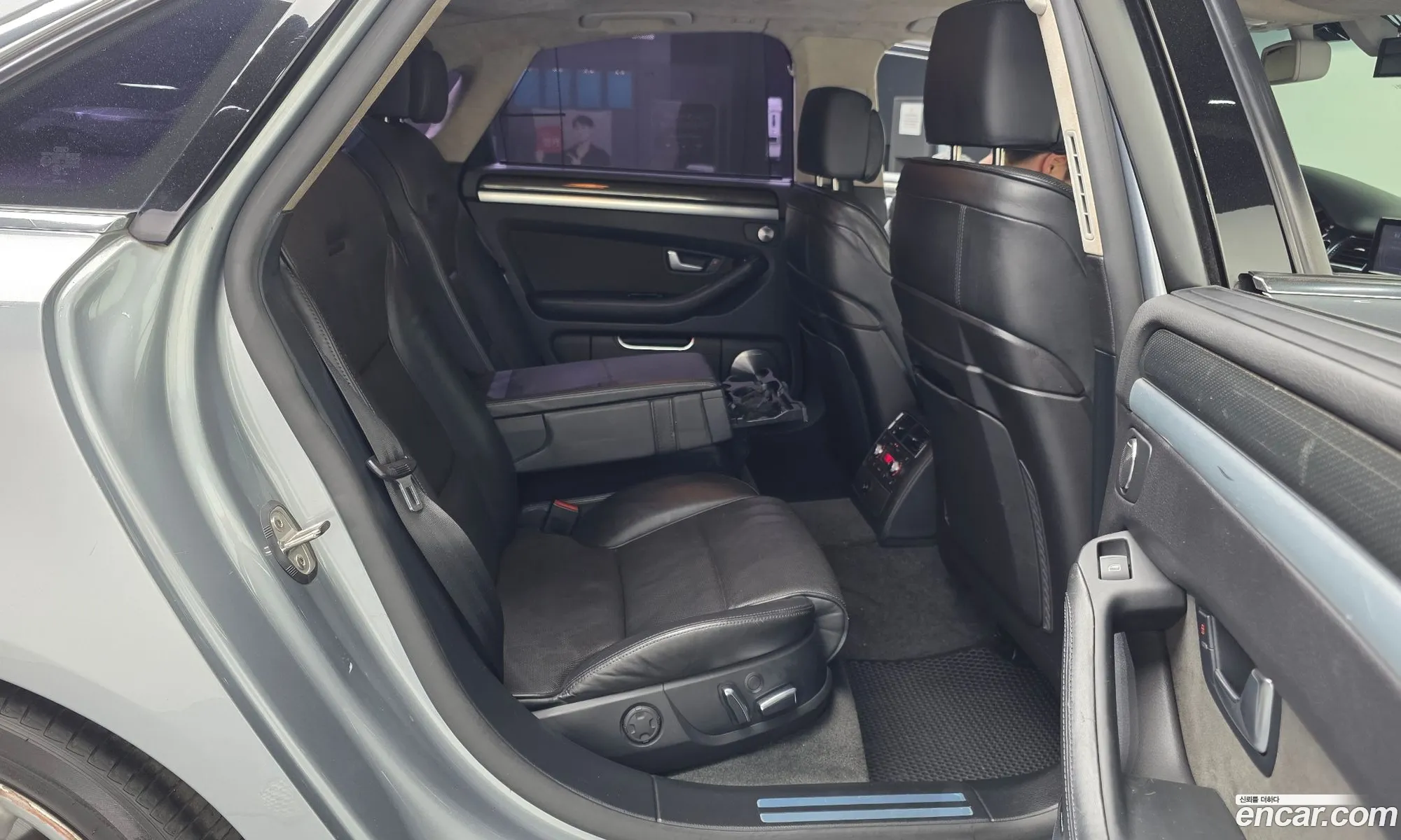 Audi S8 2008 WAUZZZ4E78N004601 — 16