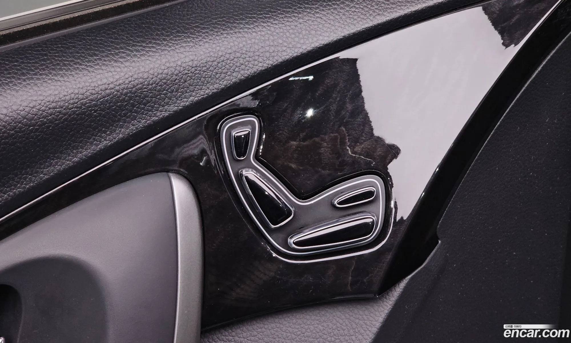 Hyundai Grandeur HG Hybrid 2016 — 17