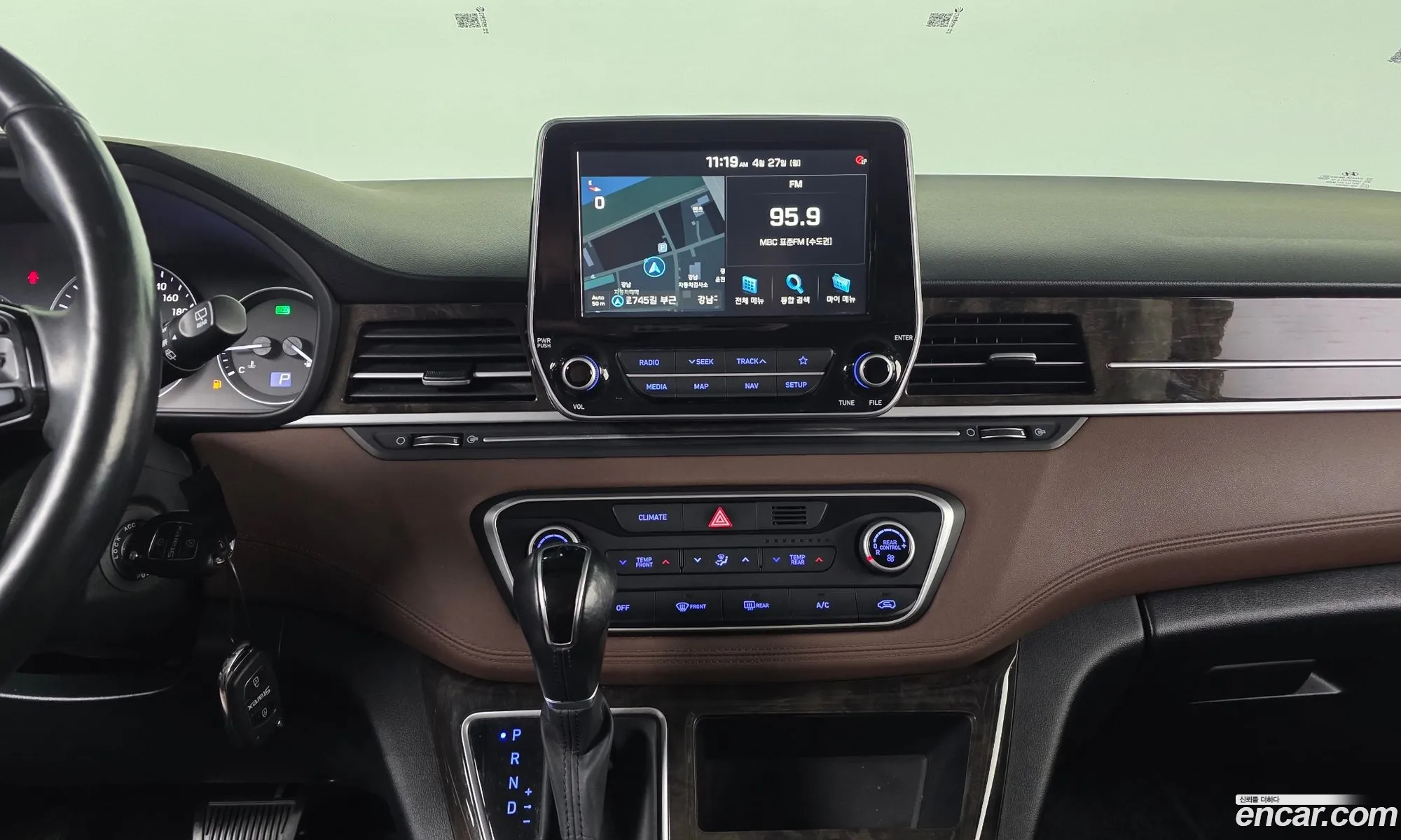 Hyundai Grand Starex 2020 — 18