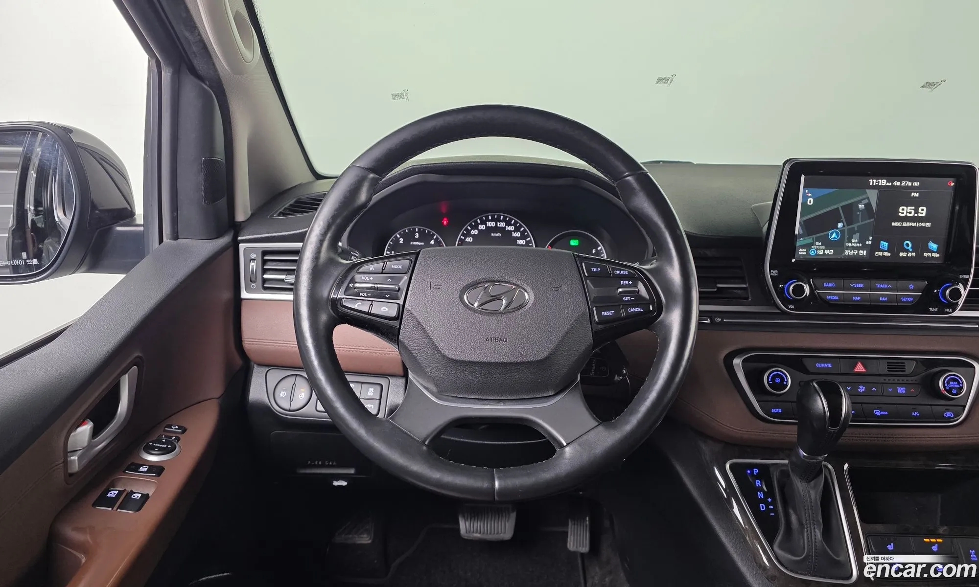 Hyundai Grand Starex 2020 — 19