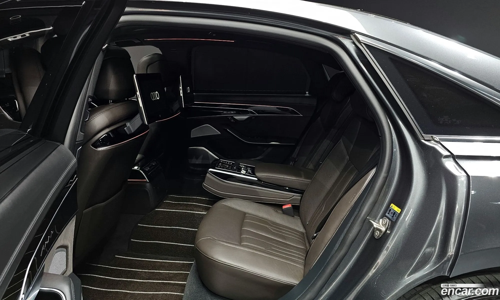 Audi A8 2021 WAUZZZF84MN018473 — 12
