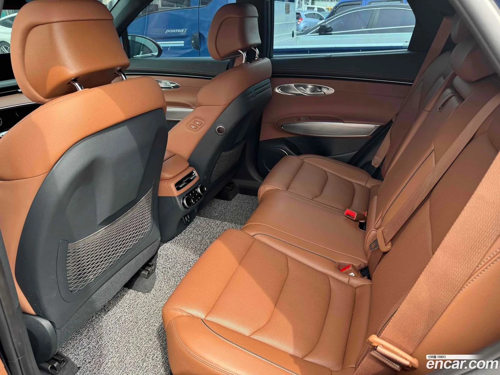 Genesis GV70 2023 — 10