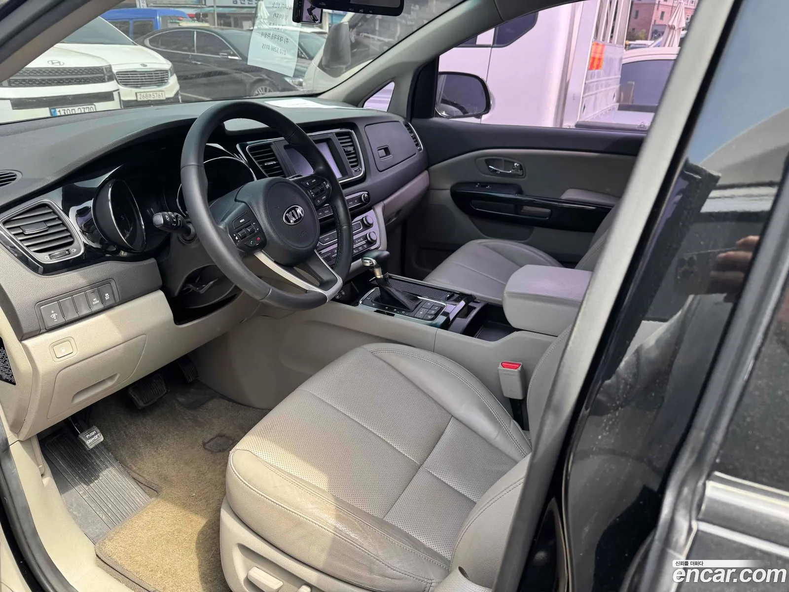 Kia Carnival 2016 — 9