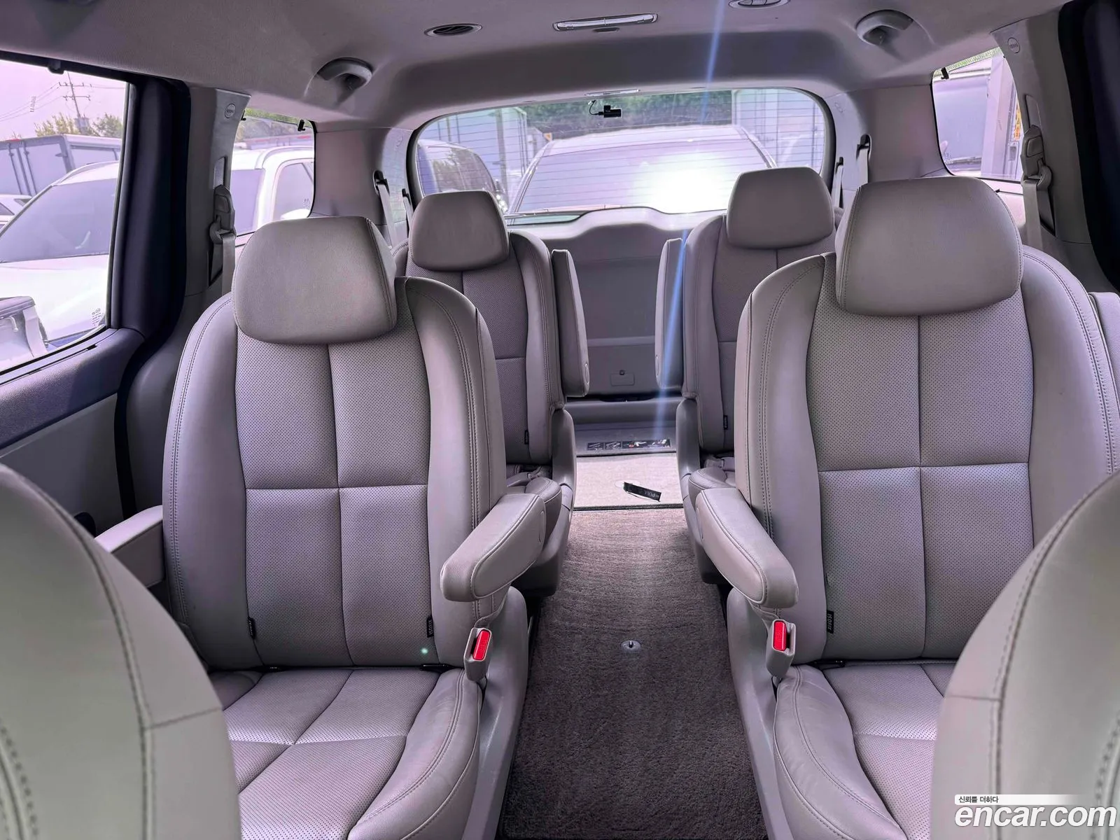 Kia Carnival 2016 — 11