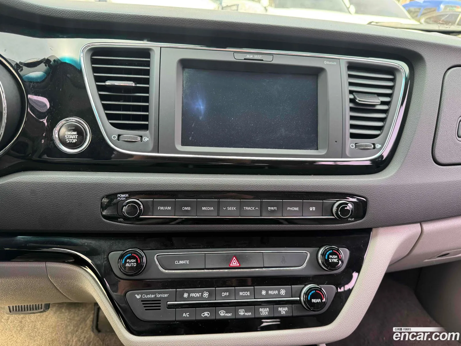 Kia Carnival 2016 — 10