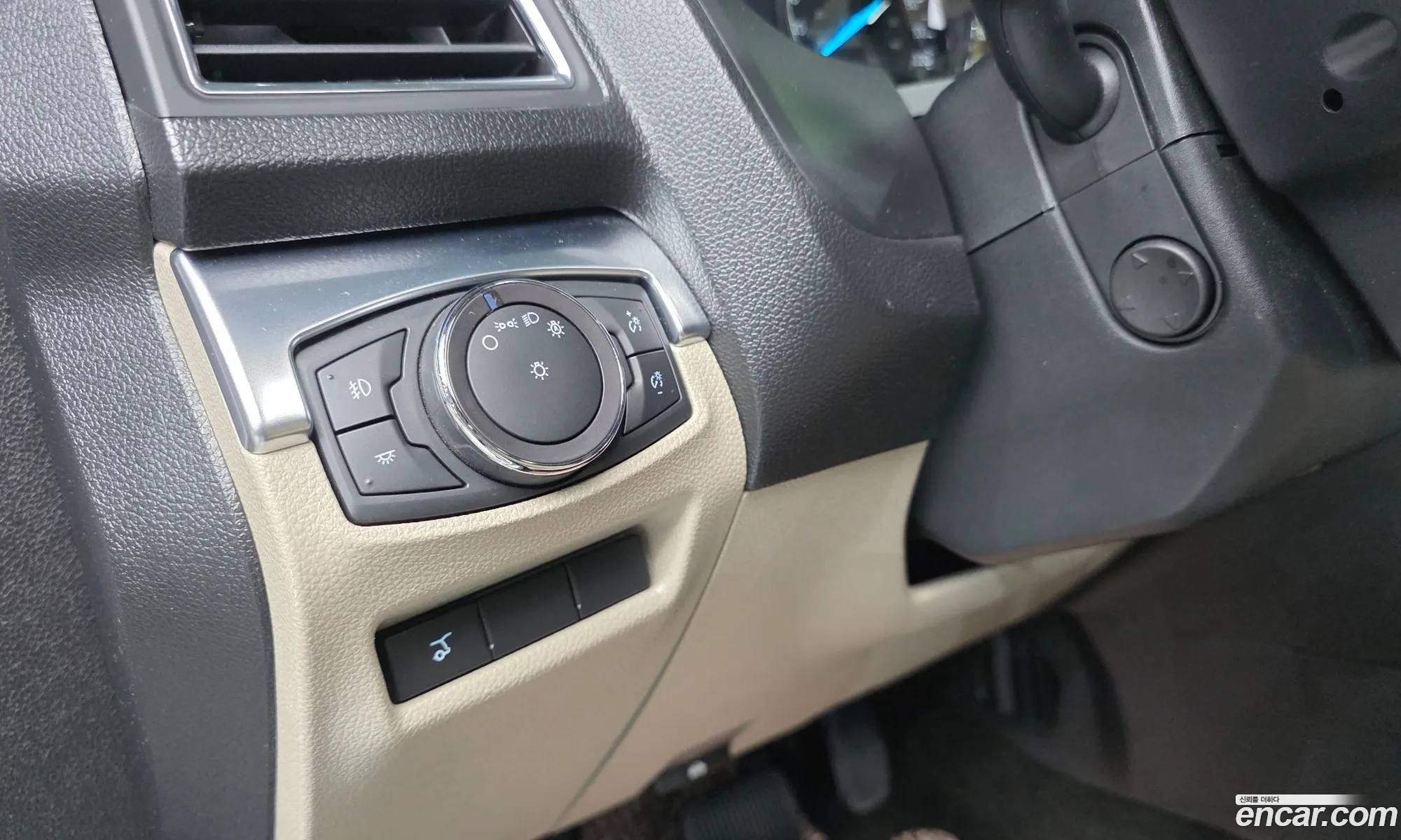 Ford Explorer 2018 1FM5K8FH5JGB23289 — 19