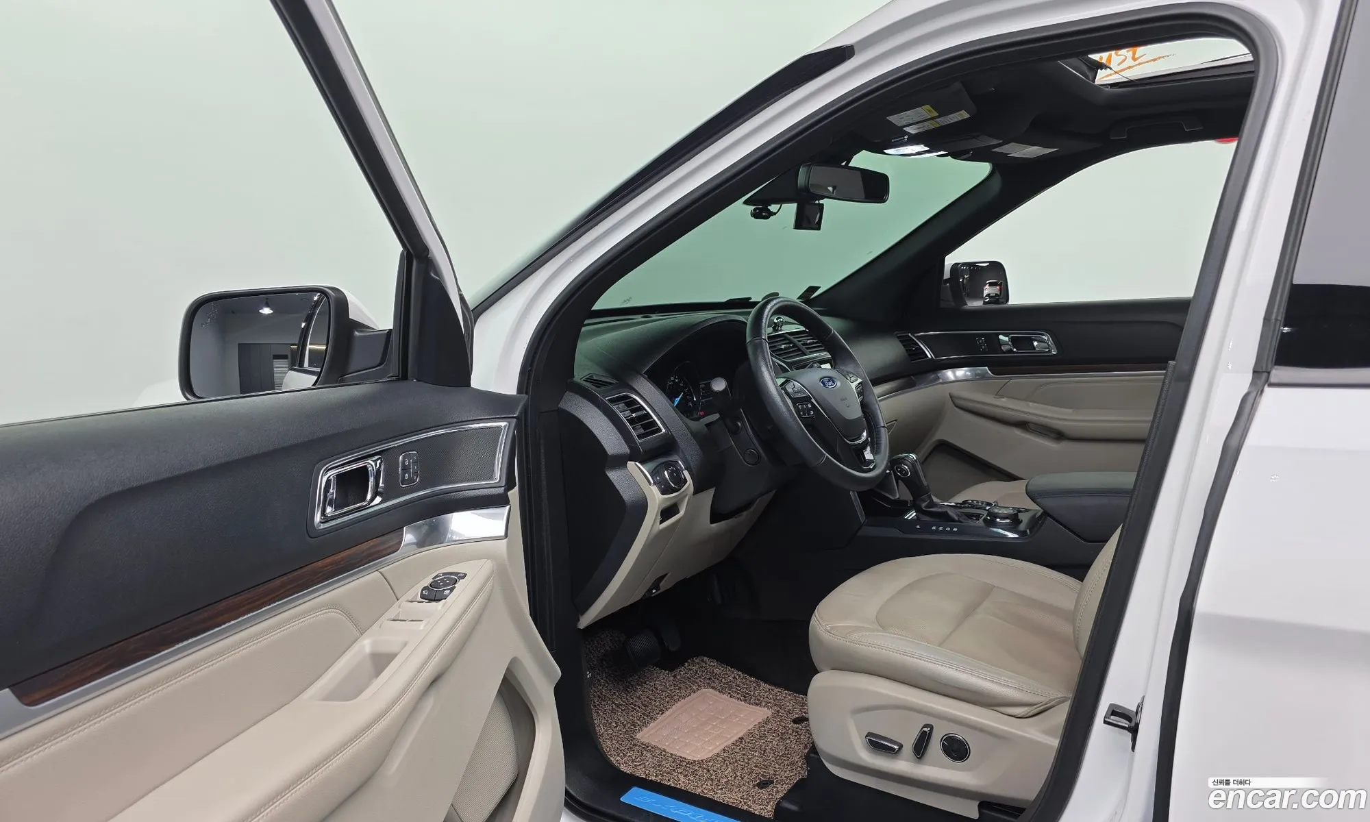 Ford Explorer 2018 1FM5K8FH5JGB23289 — 17