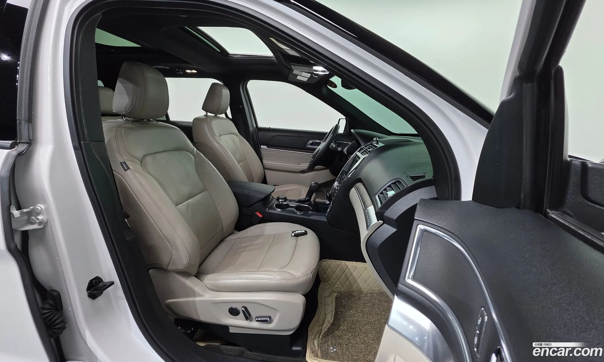 Ford Explorer 2018 1FM5K8FH5JGB23289 — 15