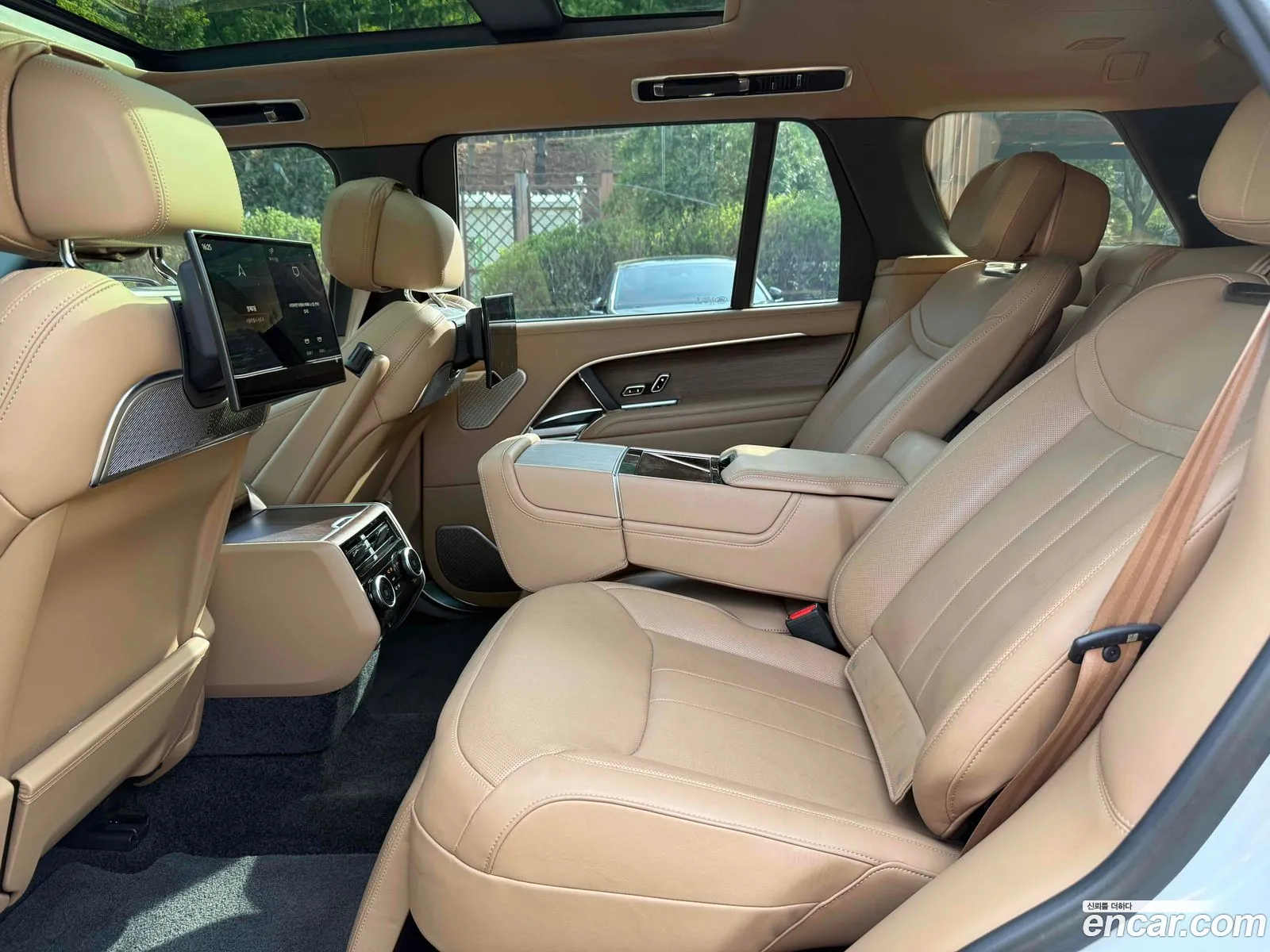 Land Rover Range Rover 2024 — 14