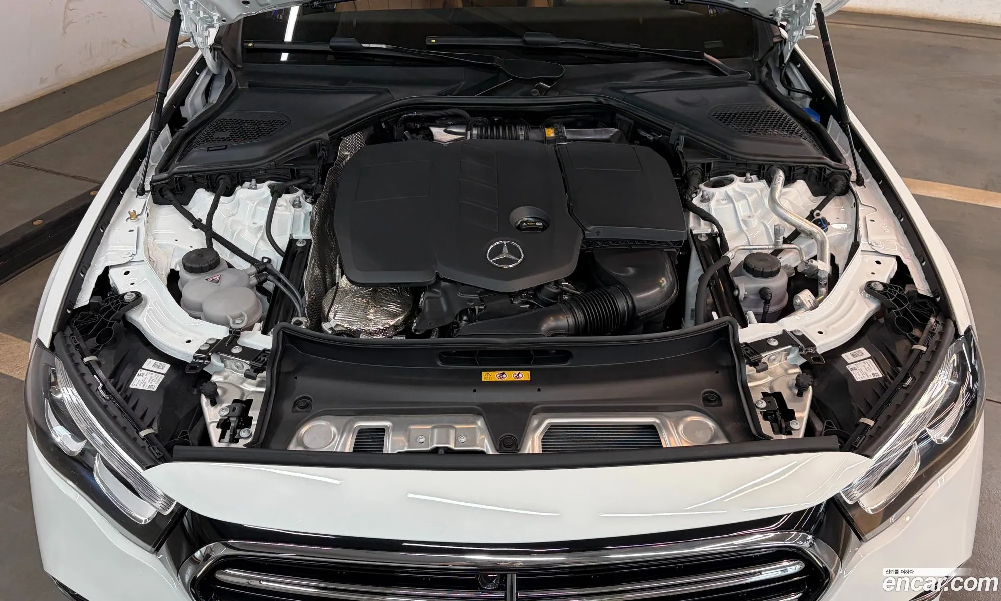 Mercedes-Benz E-Class W214 2025 — 18