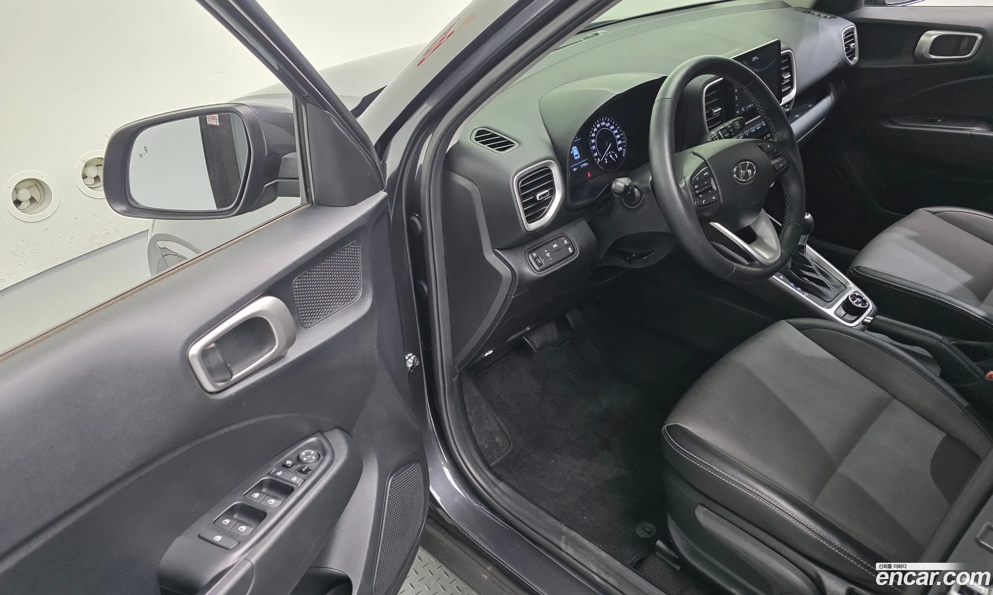 Hyundai Venue 2021 — 16