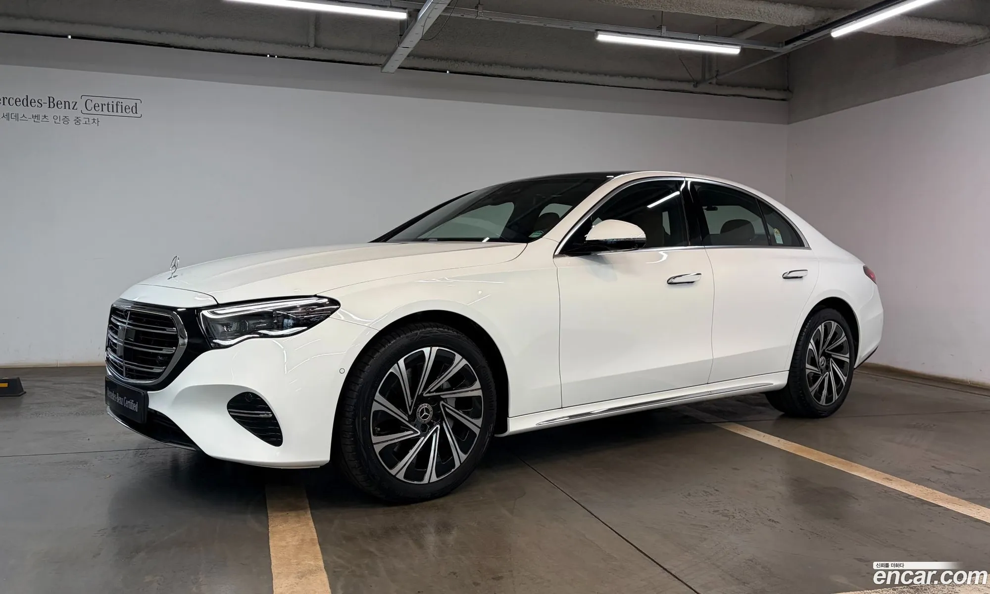 Mercedes-Benz E-Class W214 2025 — 16