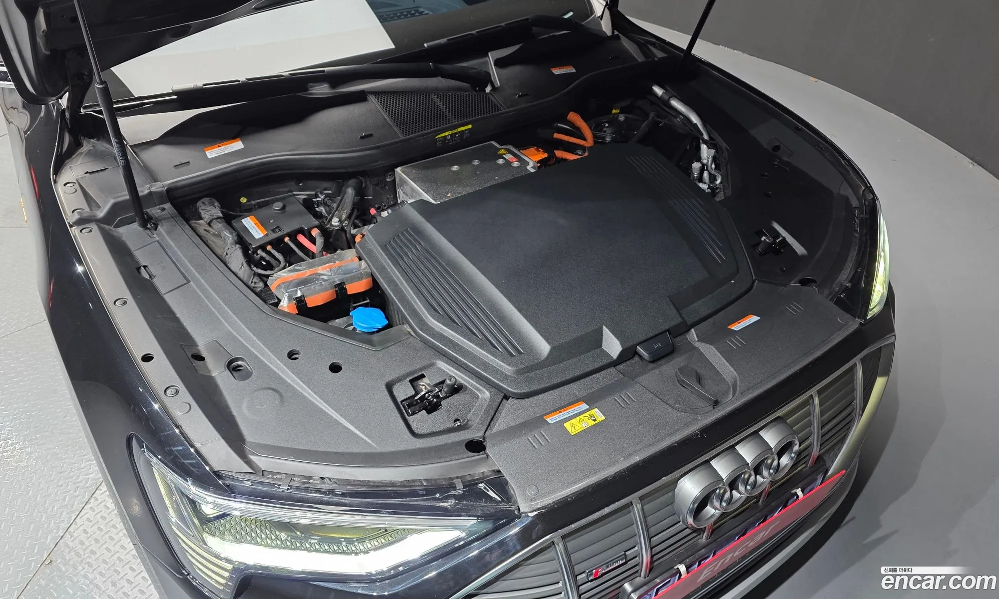 Audi e-tron 2022 — 18
