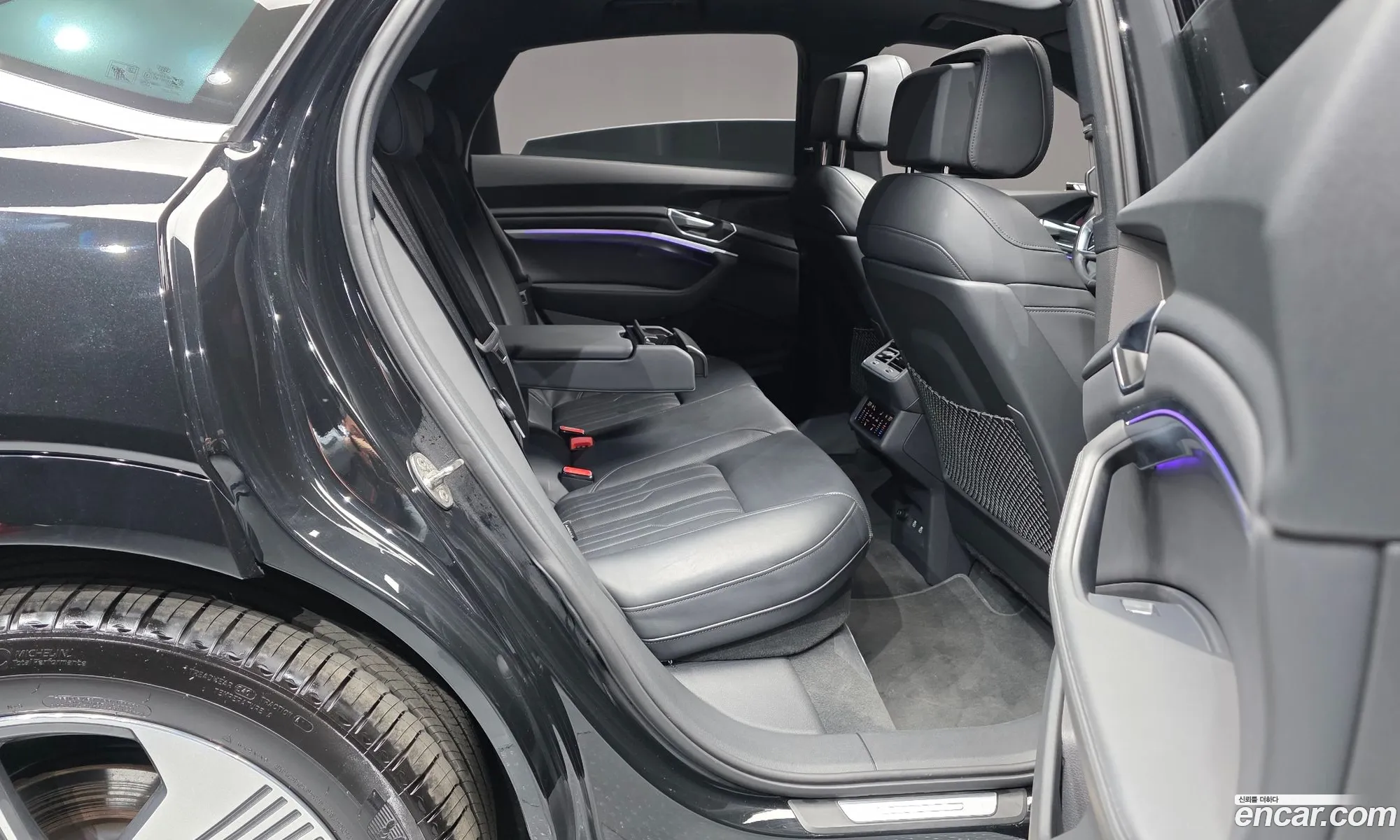 Audi e-tron 2022 — 12