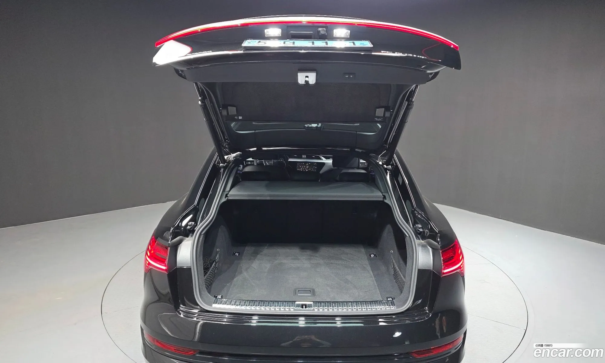 Audi e-tron 2022 — 16