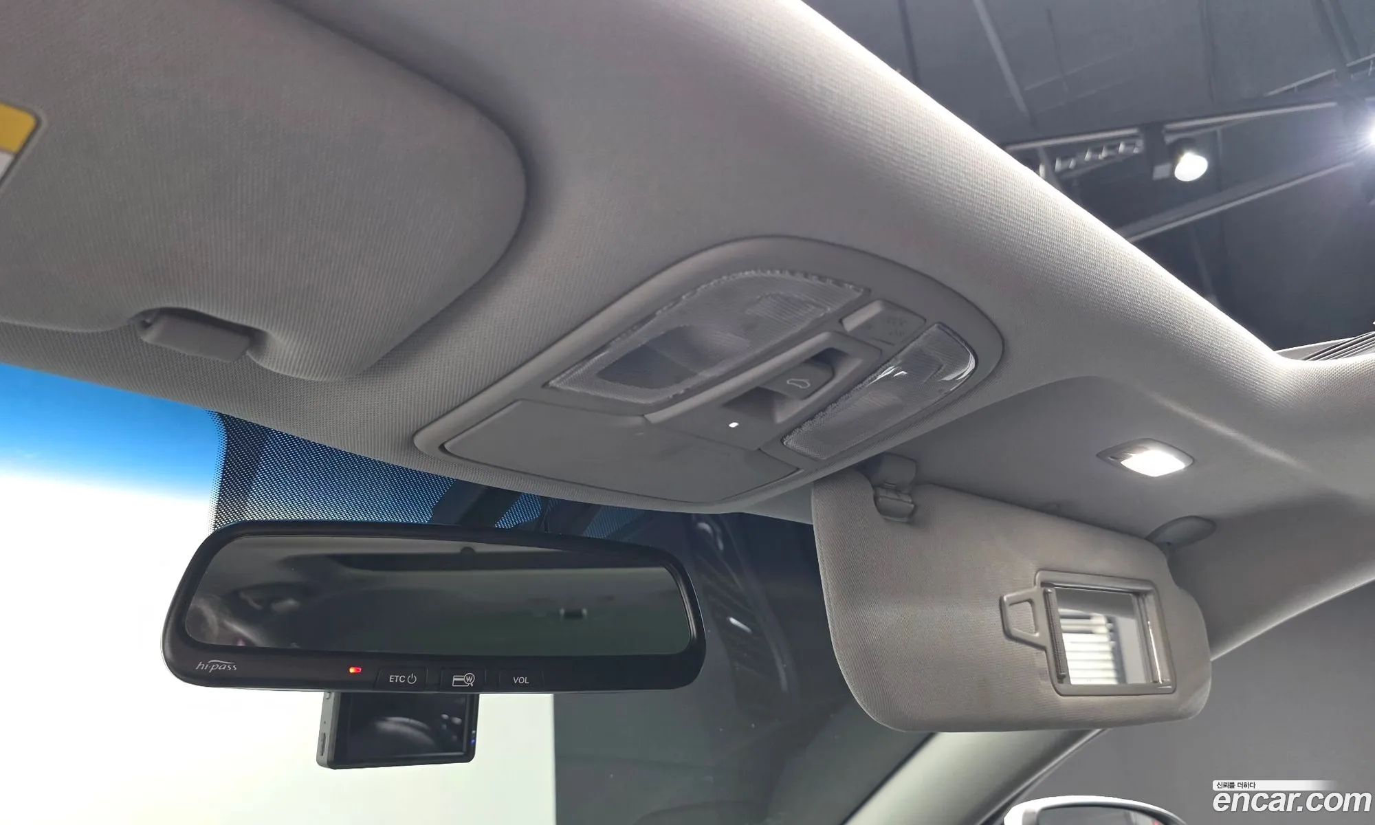 Kia K5 Hybrid 2014 — 17