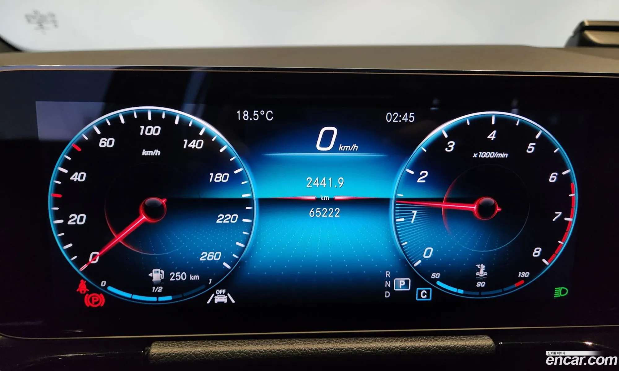 Mercedes-Benz GLA-Class H247 2021 — 16