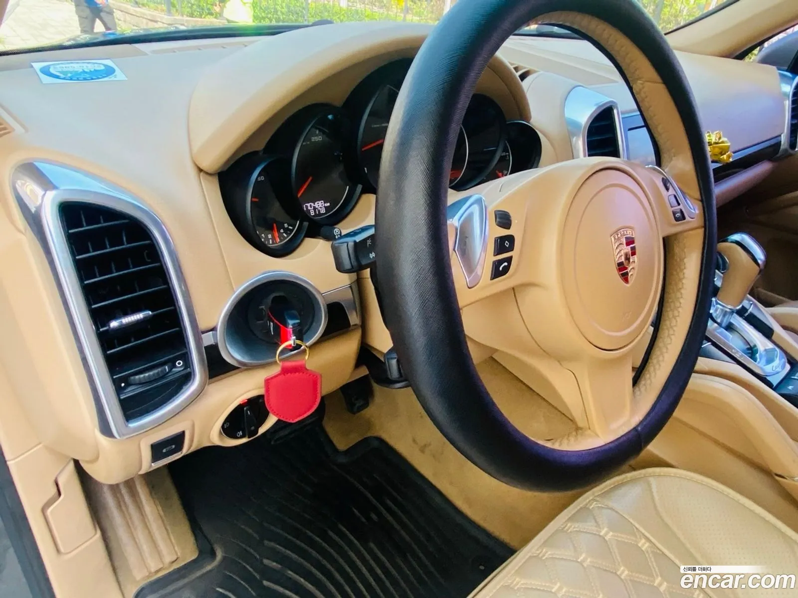 Porsche Cayenne 2012 — 17