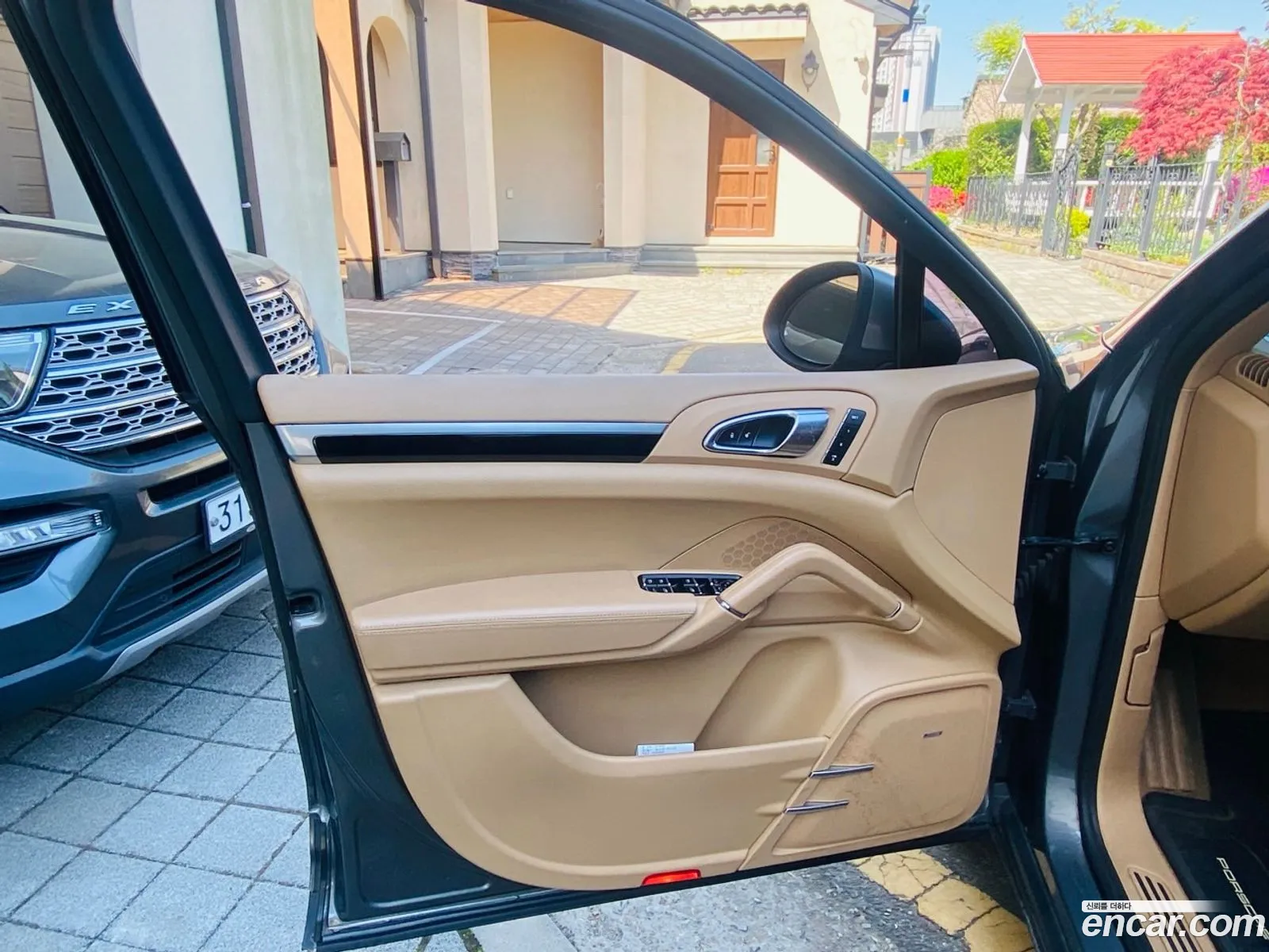 Porsche Cayenne 2012 — 14