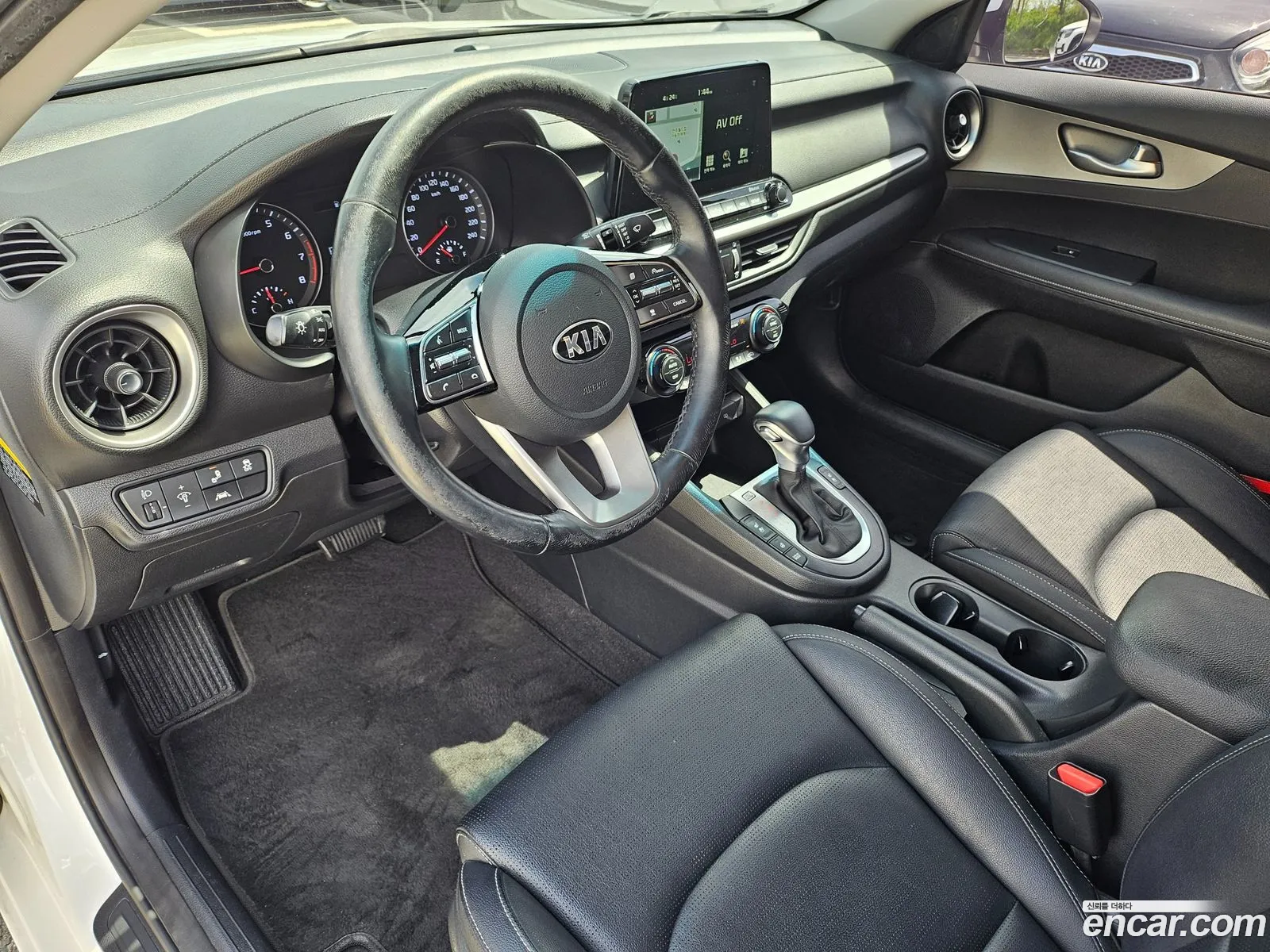 Kia K3 2018 — 9