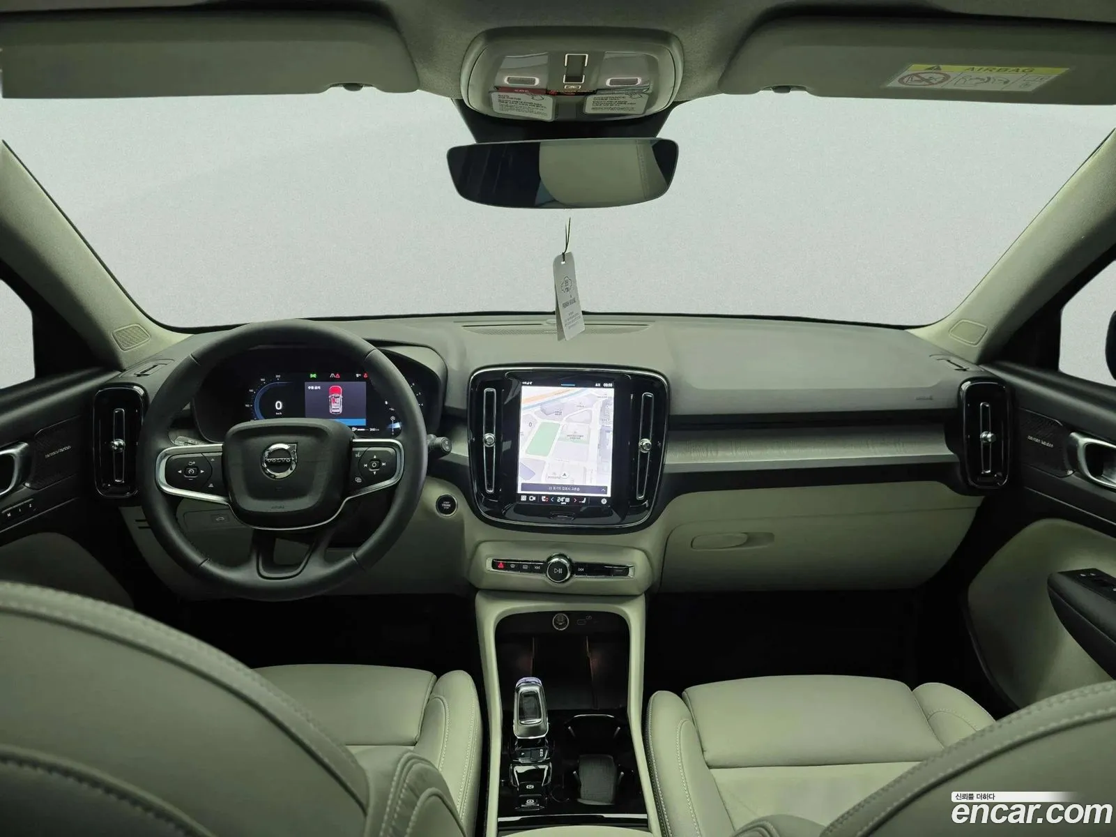 Volvo XC40 2025 — 7