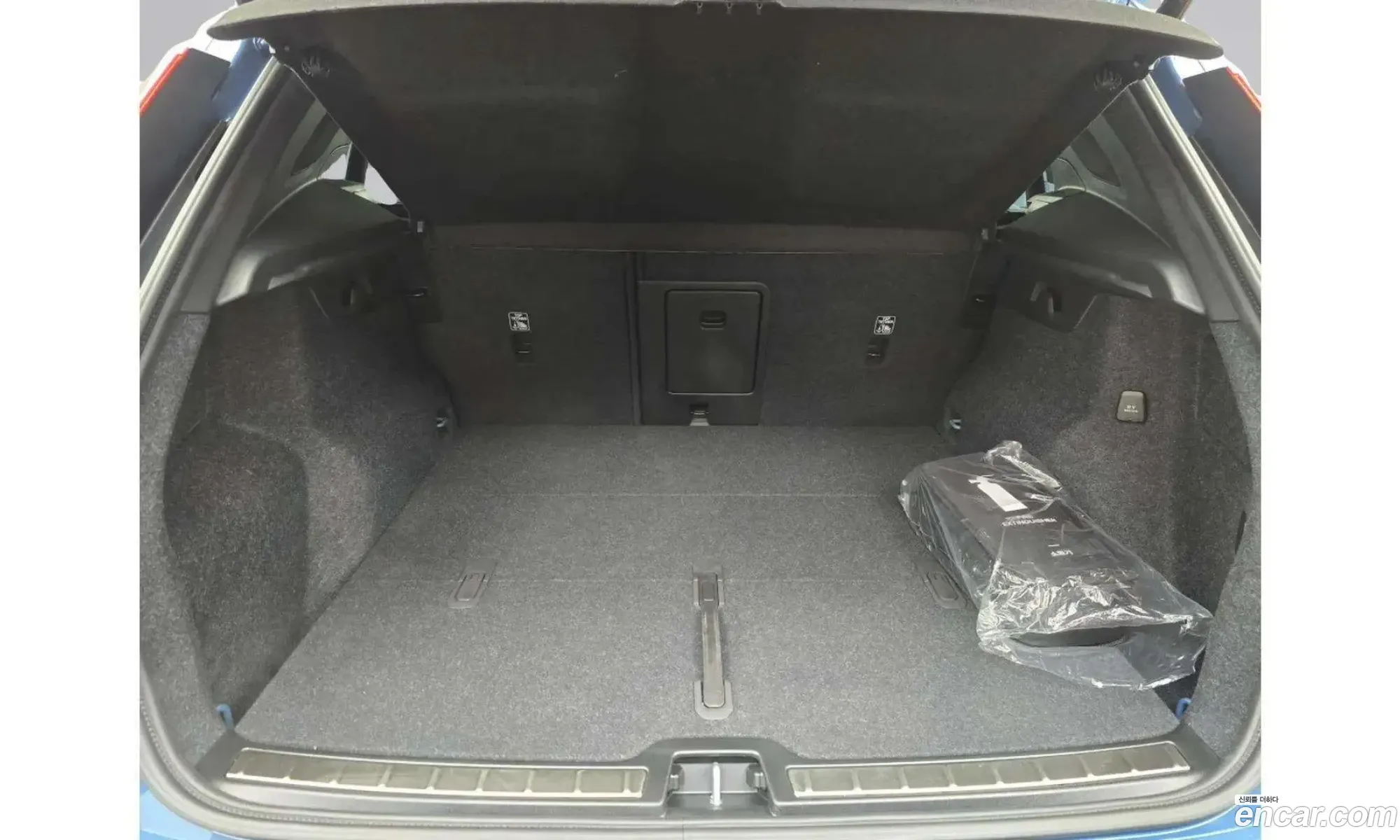 Volvo XC40 2025 — 9